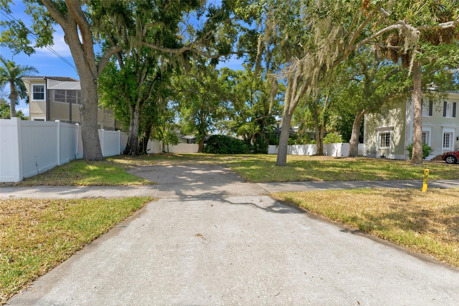 5010 W AZEELE ST — photo 4