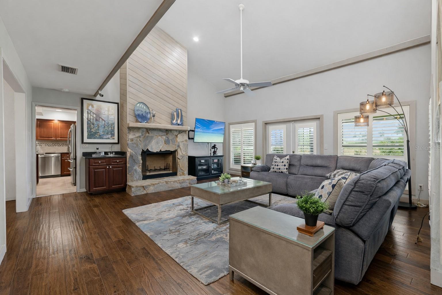 708 WARREN RD — photo 37