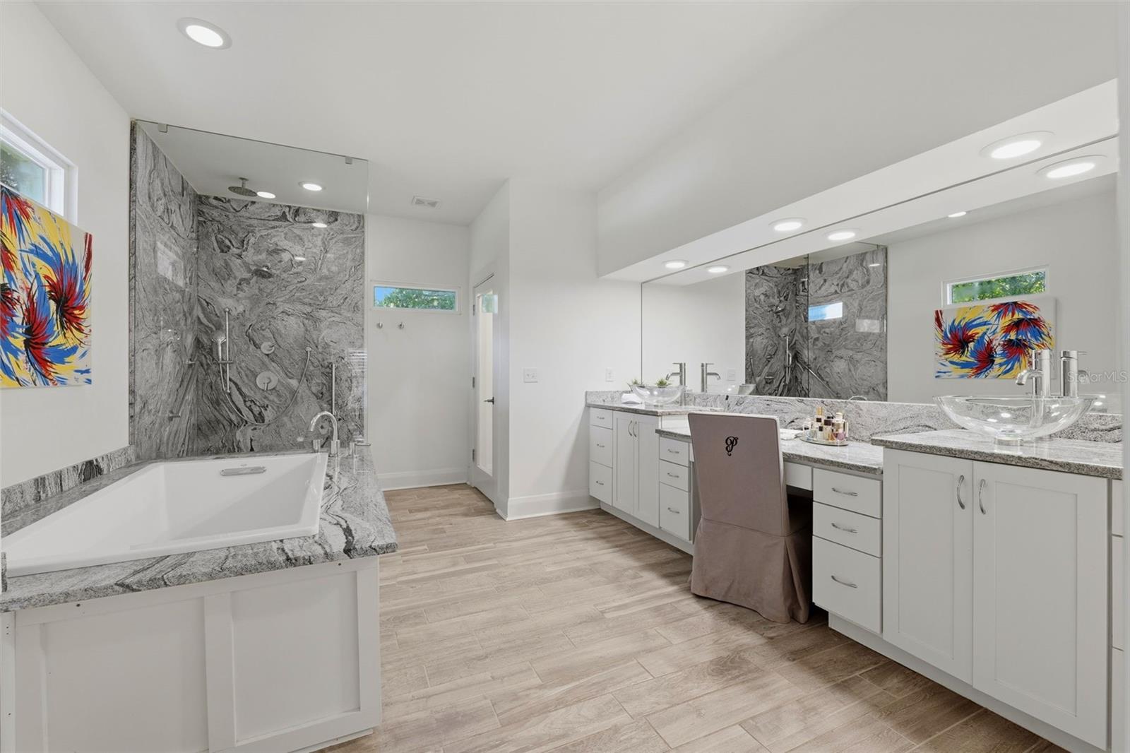 708 WARREN RD — photo 55