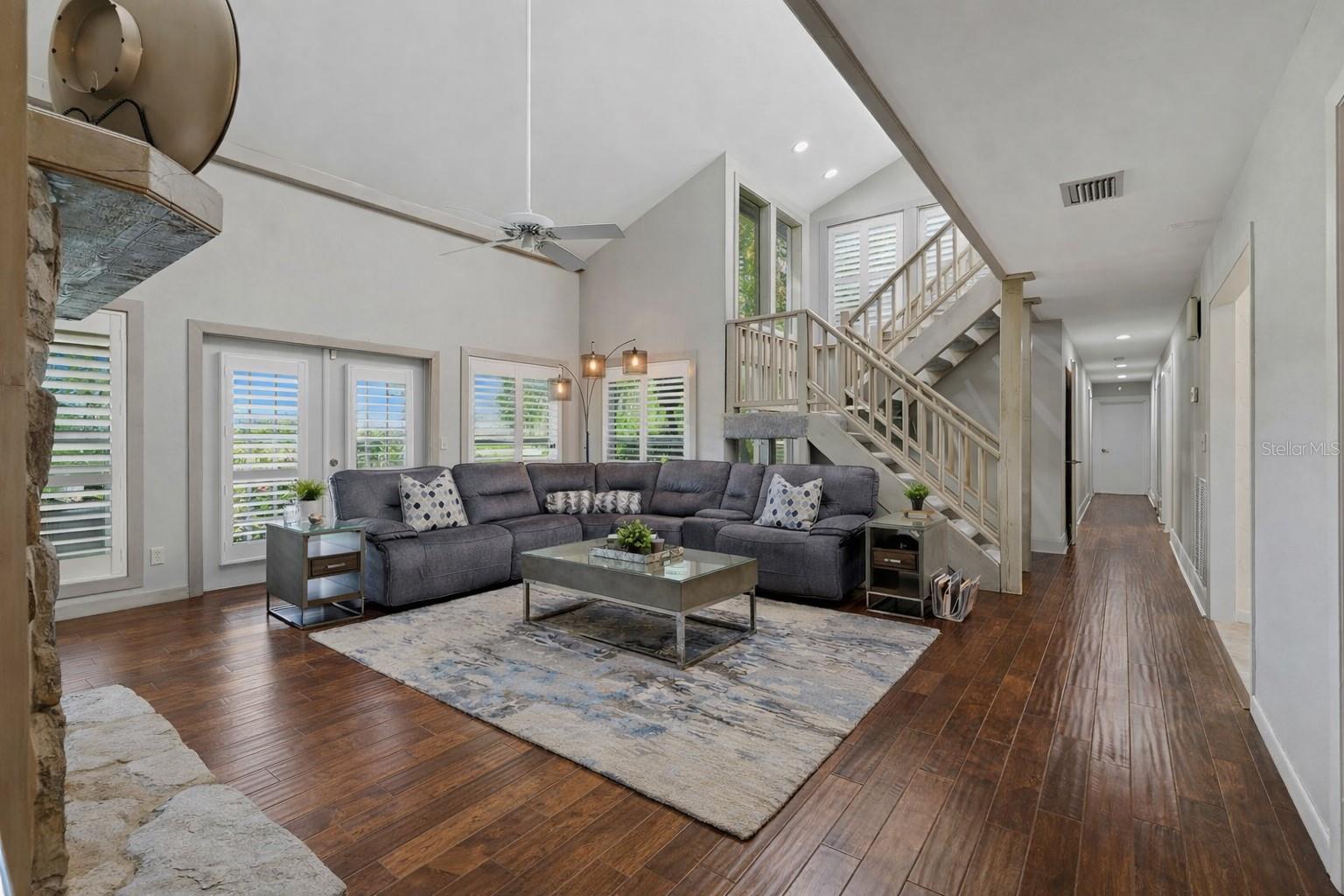 708 WARREN RD — photo 36