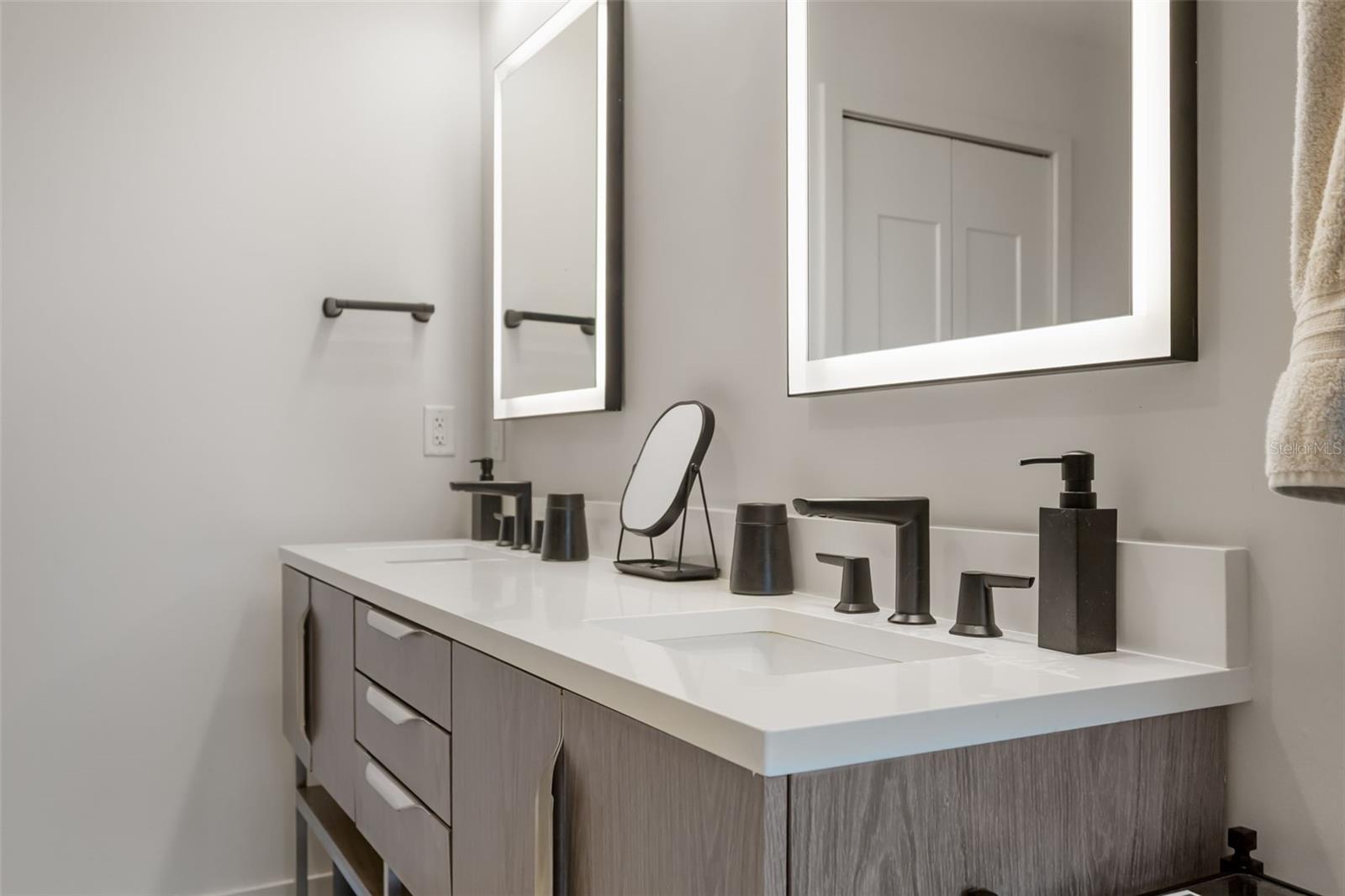 777 N ASHLEY DR #2514 — photo 32