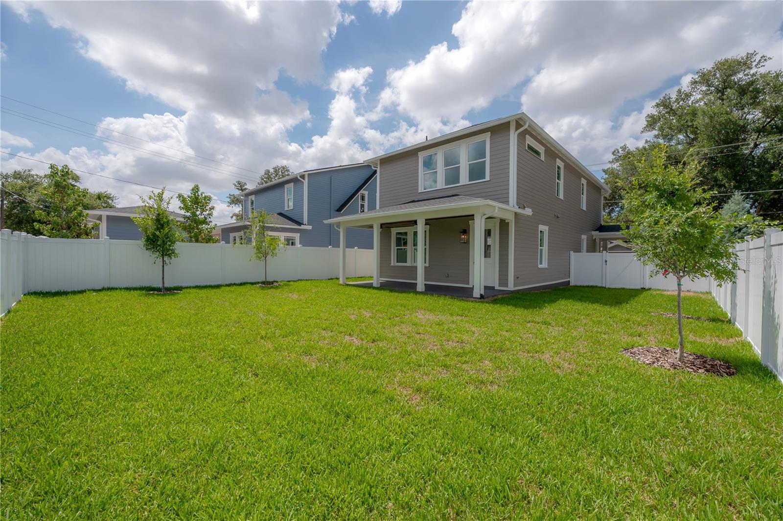 1222 E CHELSEA ST — photo 43