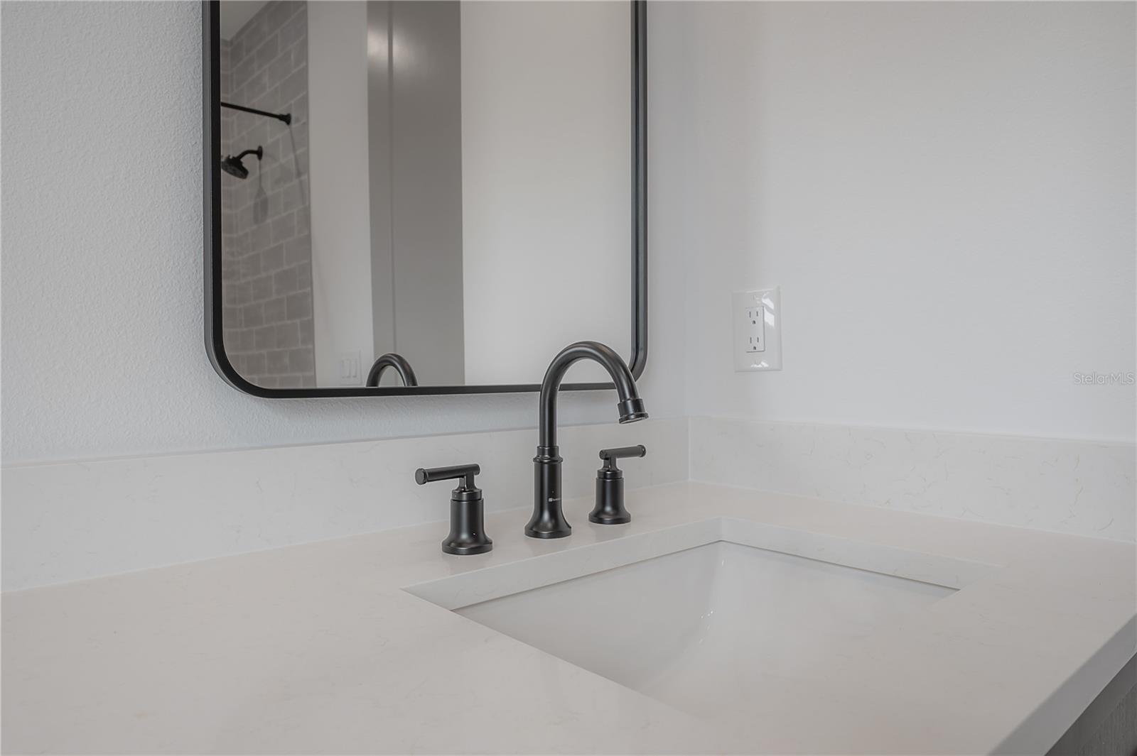 1222 E CHELSEA ST — photo 41