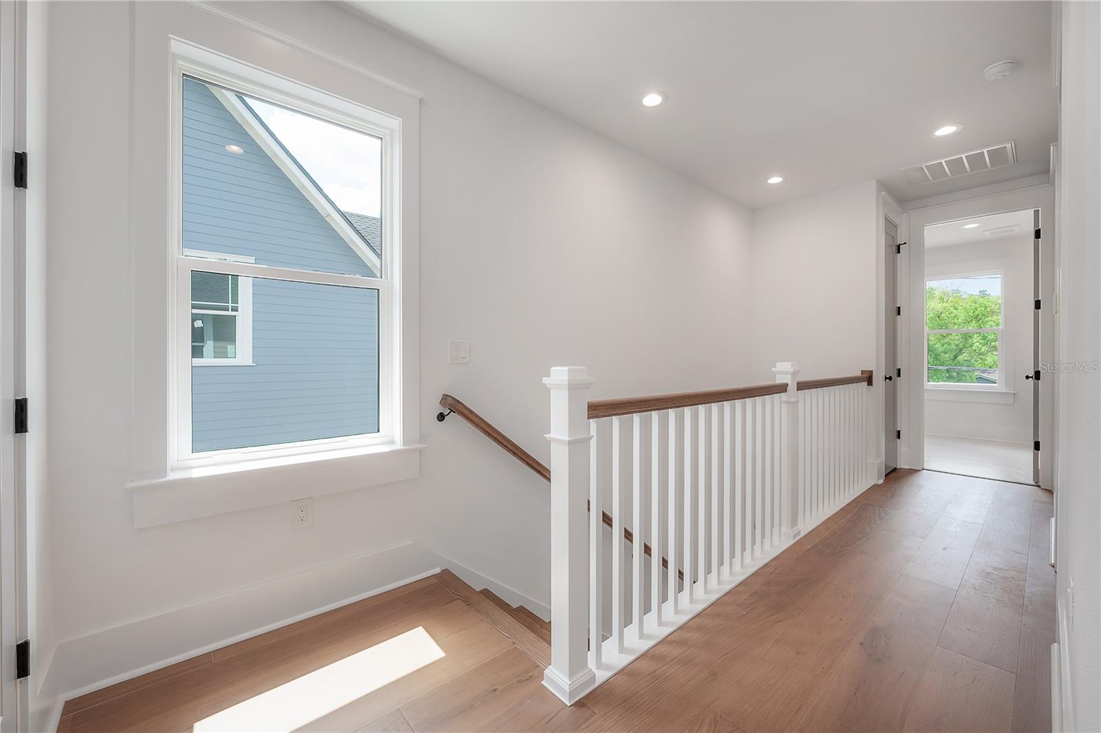1222 E CHELSEA ST — photo 24