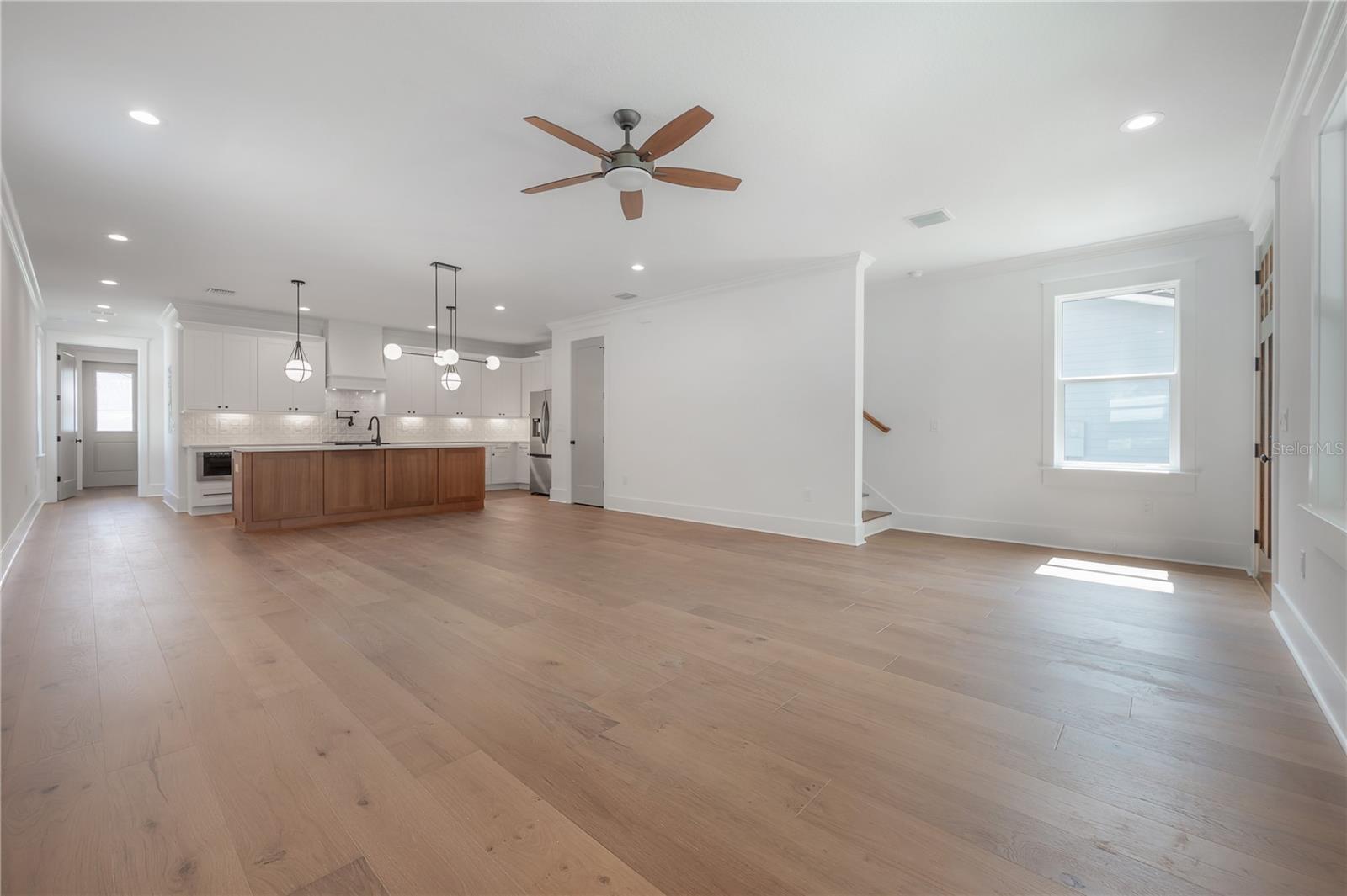 1222 E CHELSEA ST — photo 9