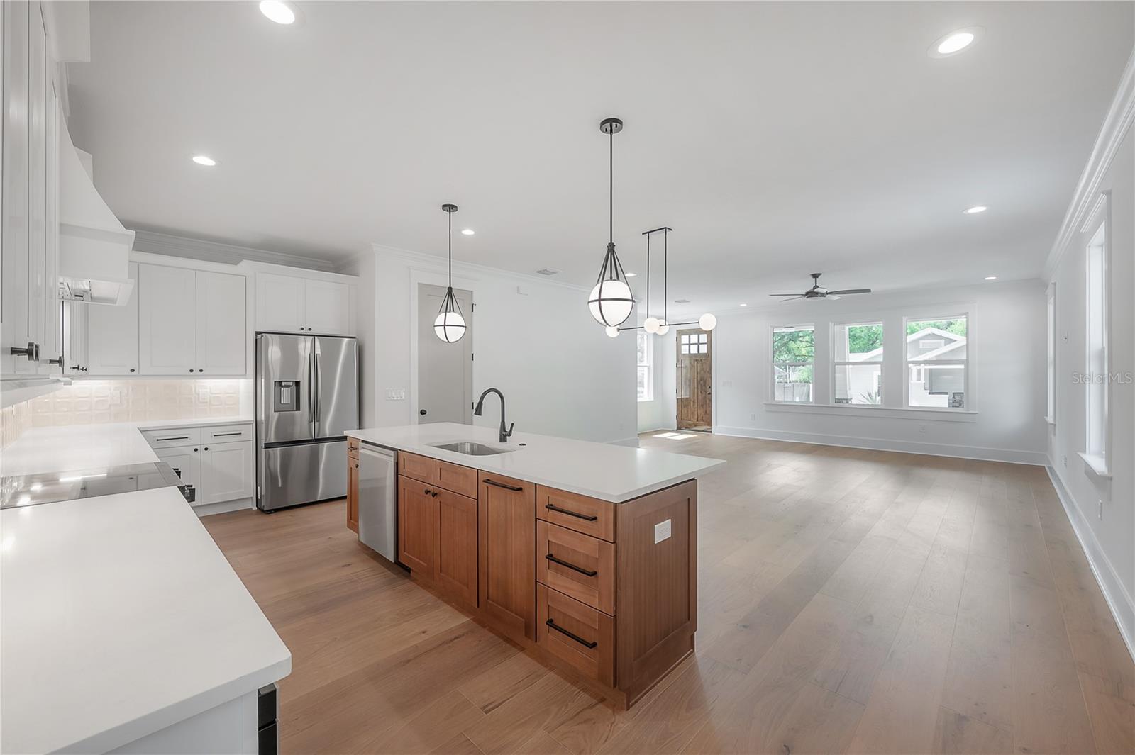 1222 E CHELSEA ST — photo 12