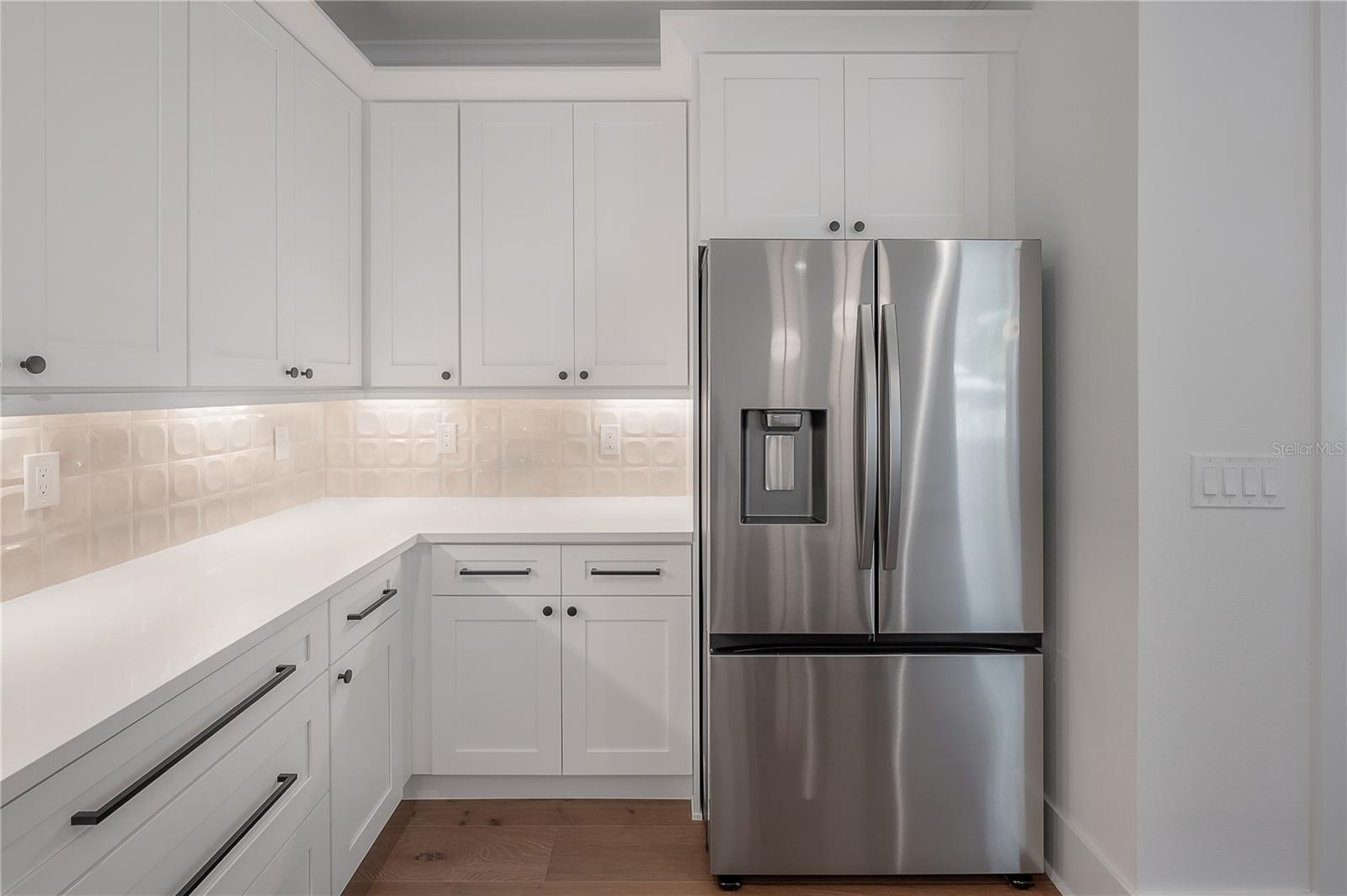 1222 E CHELSEA ST — photo 15
