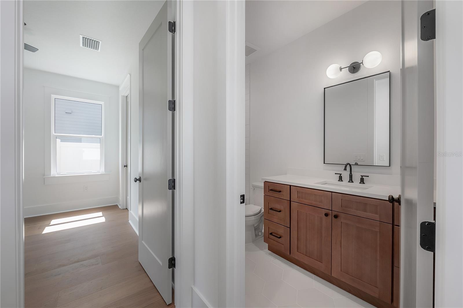 1222 E CHELSEA ST — photo 20