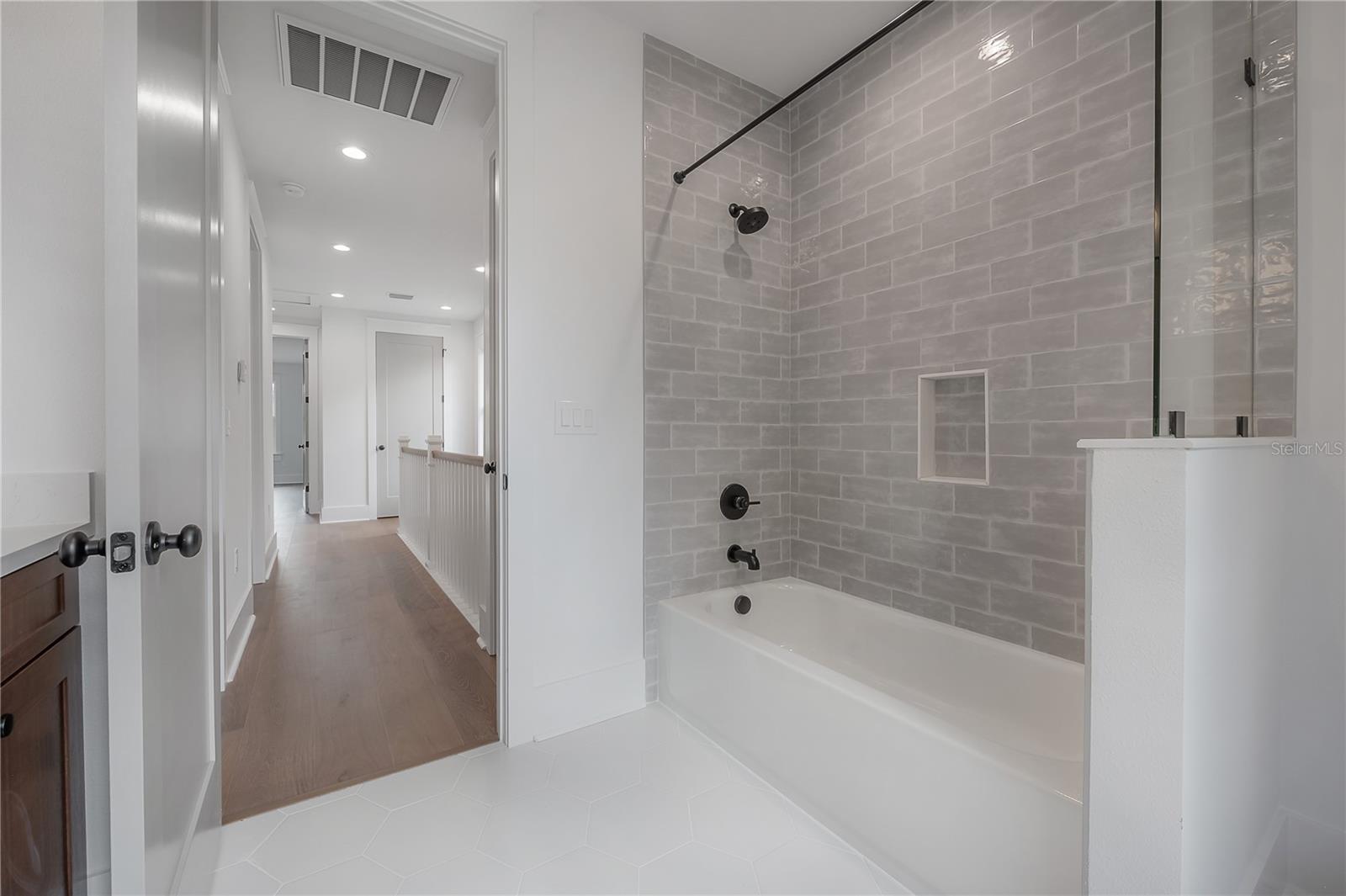 1222 E CHELSEA ST — photo 39