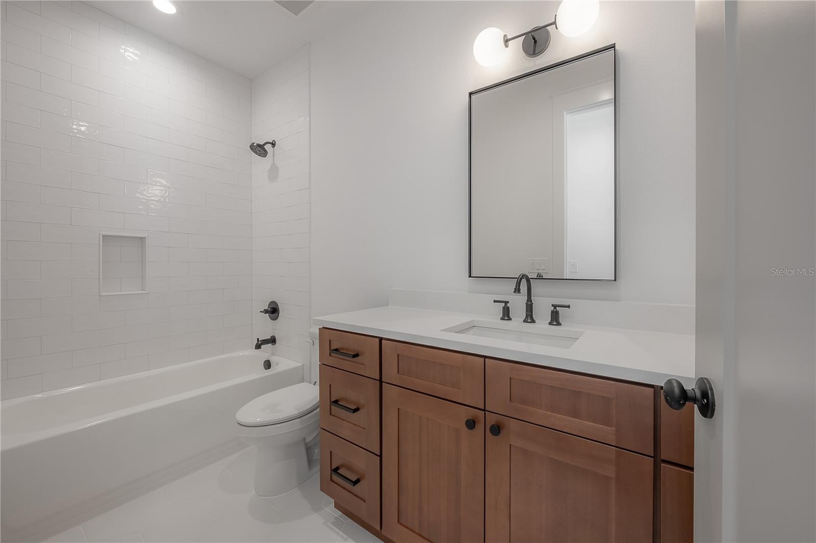 1222 E CHELSEA ST — photo 21
