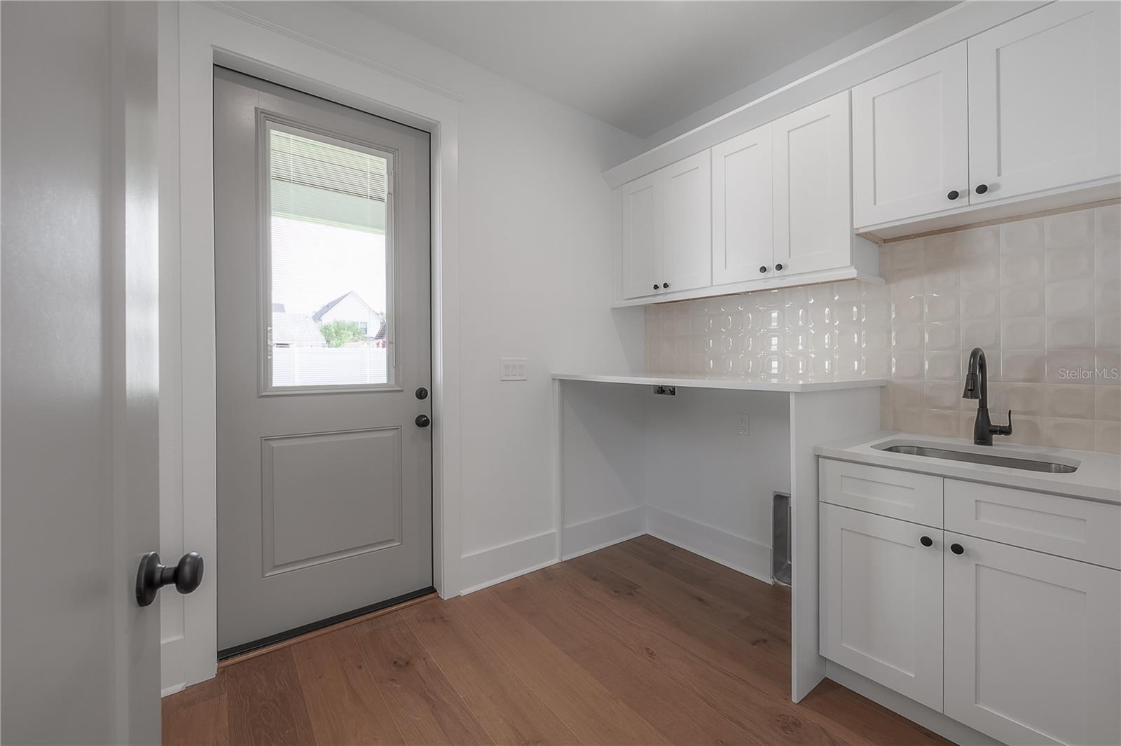 1222 E CHELSEA ST — photo 19
