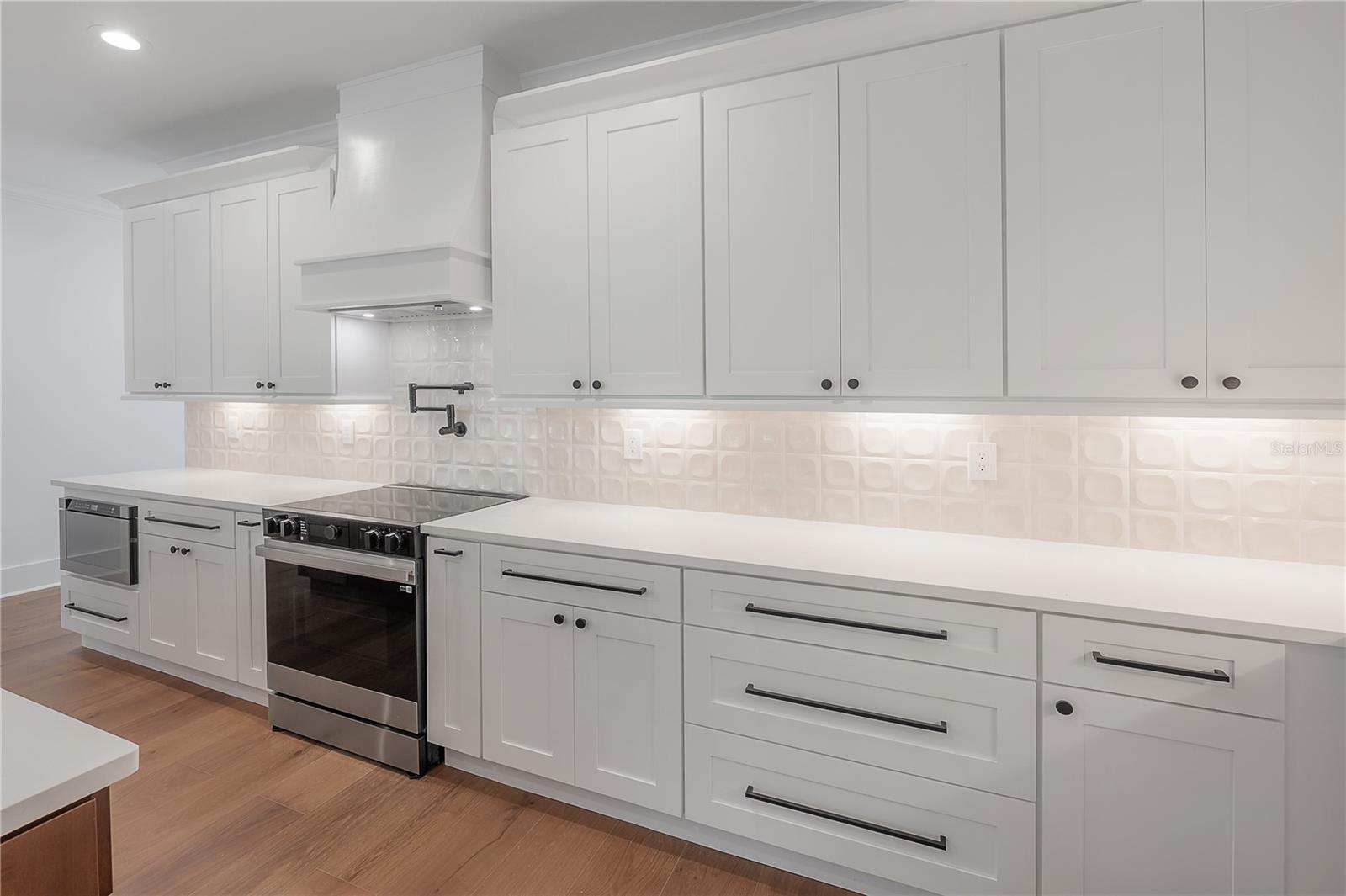 1222 E CHELSEA ST — photo 17
