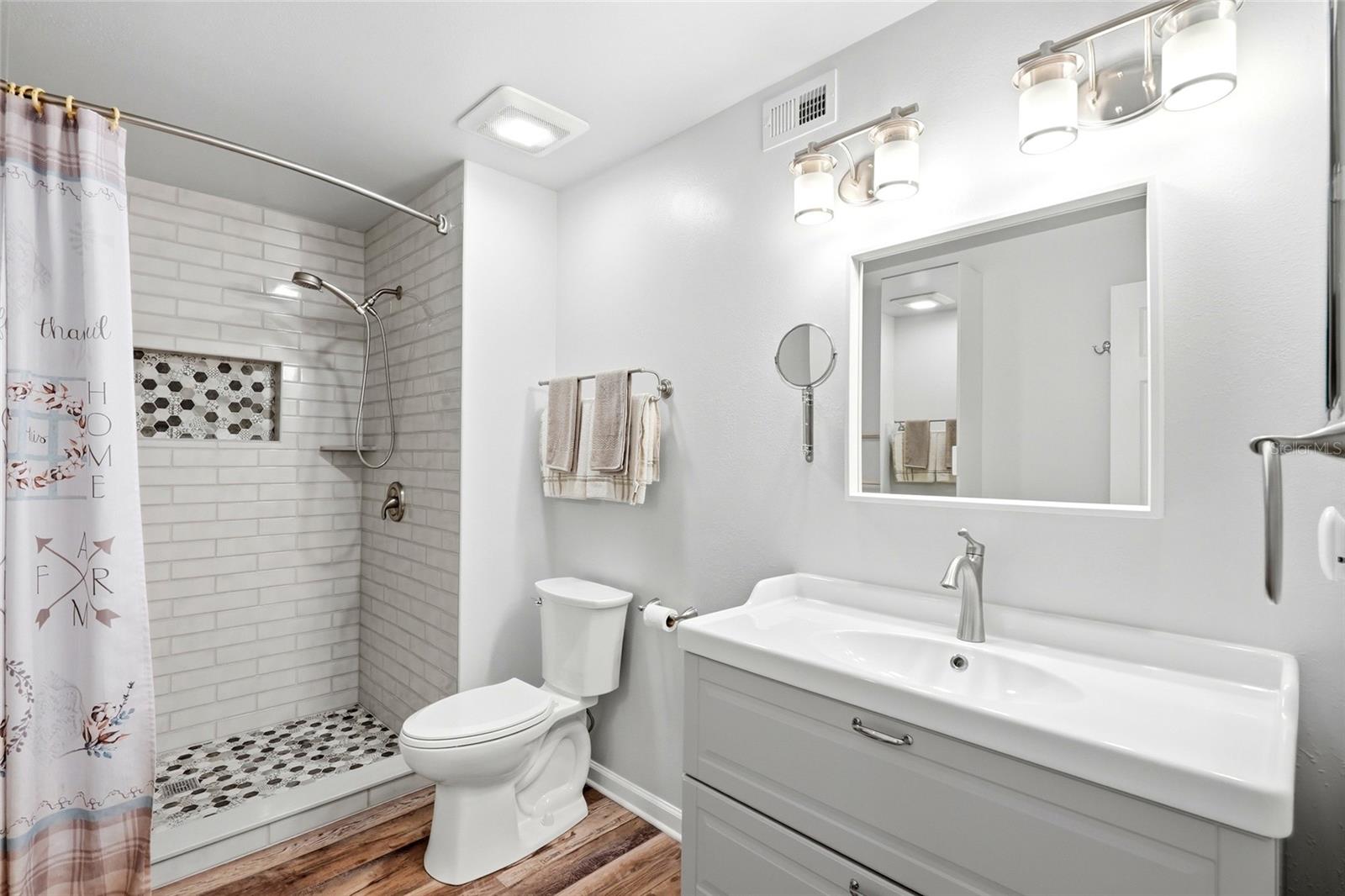 2400 FEATHER SOUND DR #1428 — photo 19