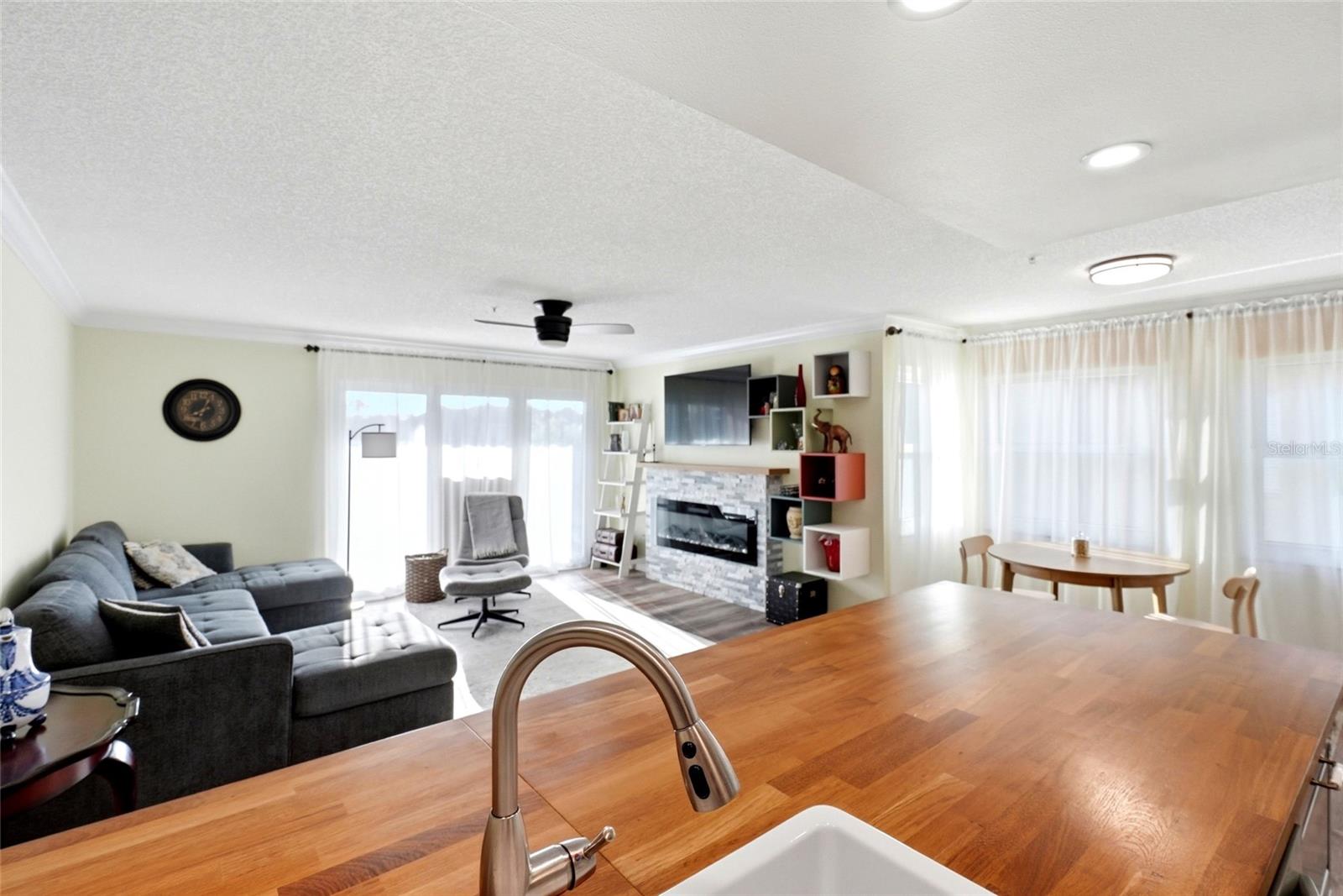 2400 FEATHER SOUND DR #1428 — photo 8