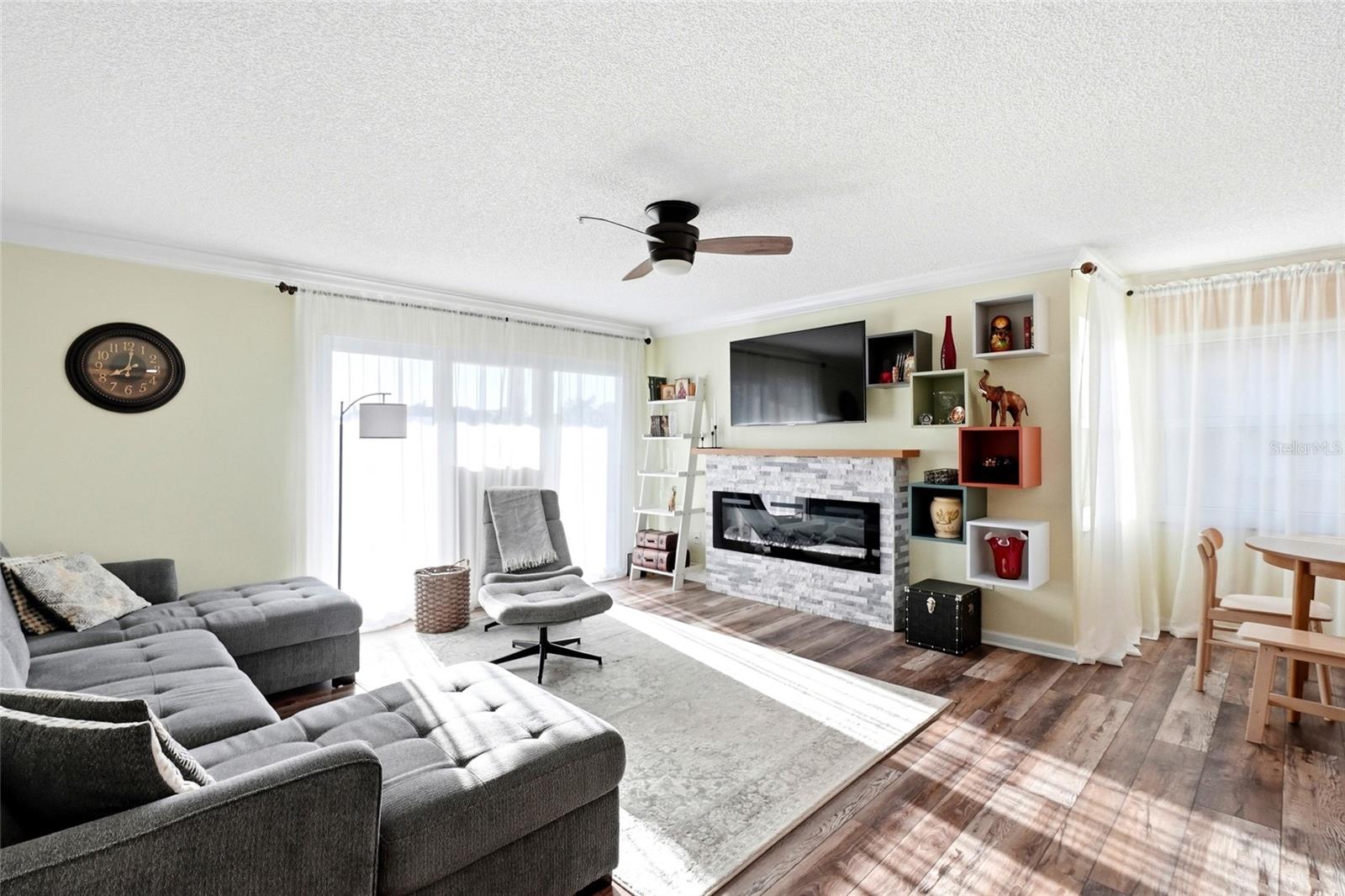 2400 FEATHER SOUND DR #1428 — photo 4