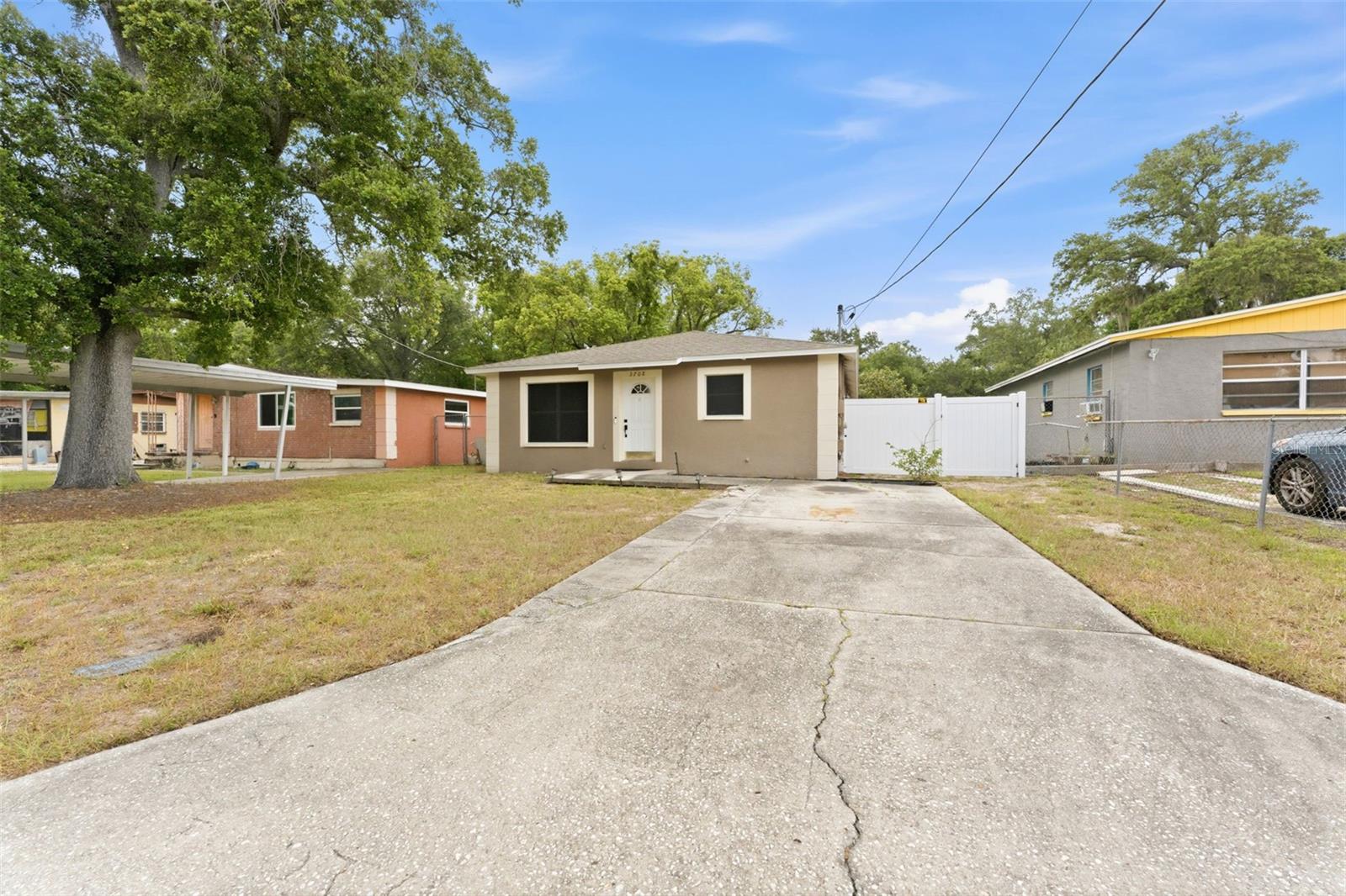 3708 E IDLEWILD AVE — photo 2