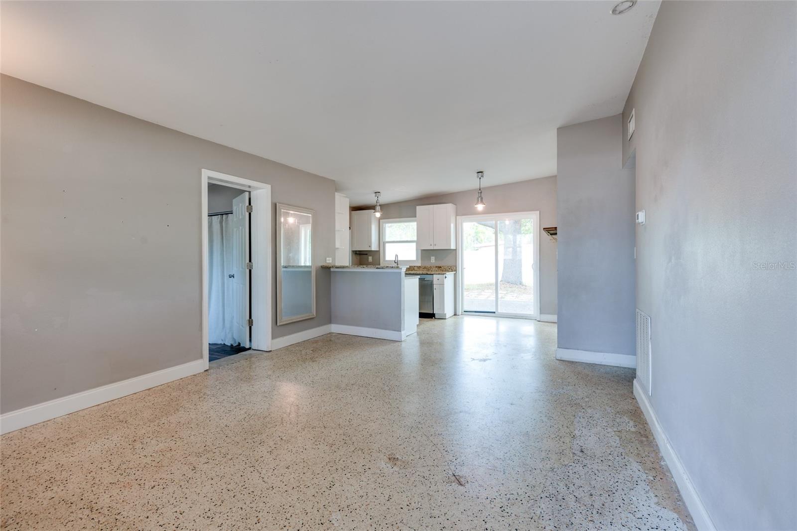 5601 CEDAR ST NE — photo 9
