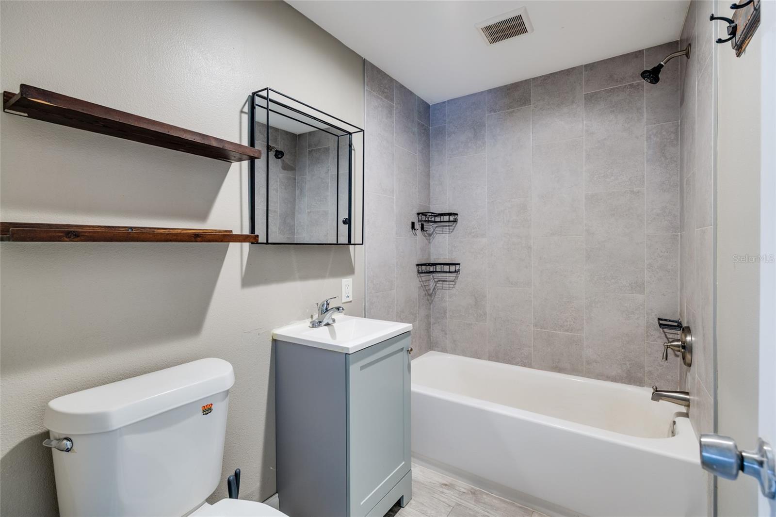 5601 CEDAR ST NE — photo 21