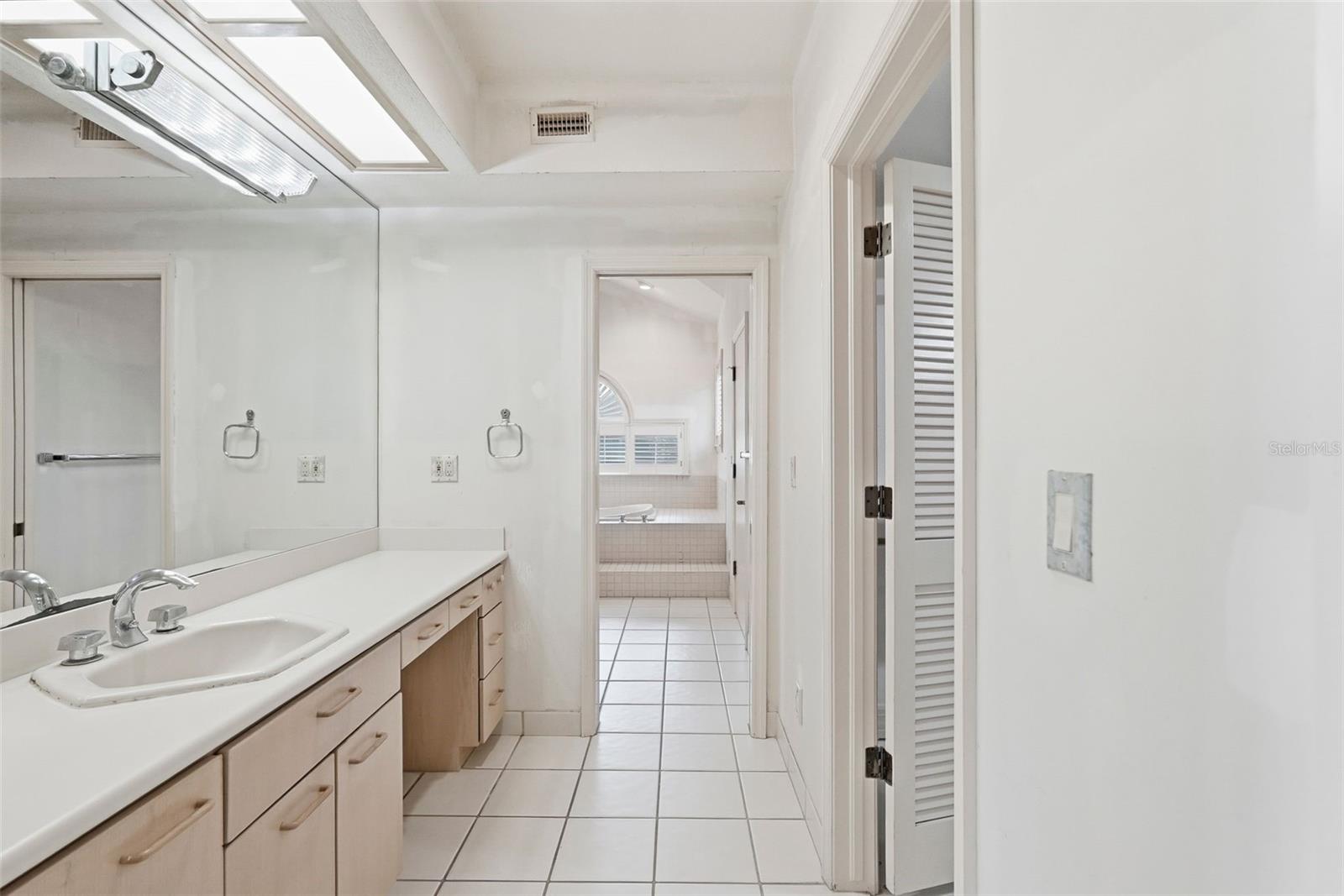 2869 SEABREEZE DR S — photo 27