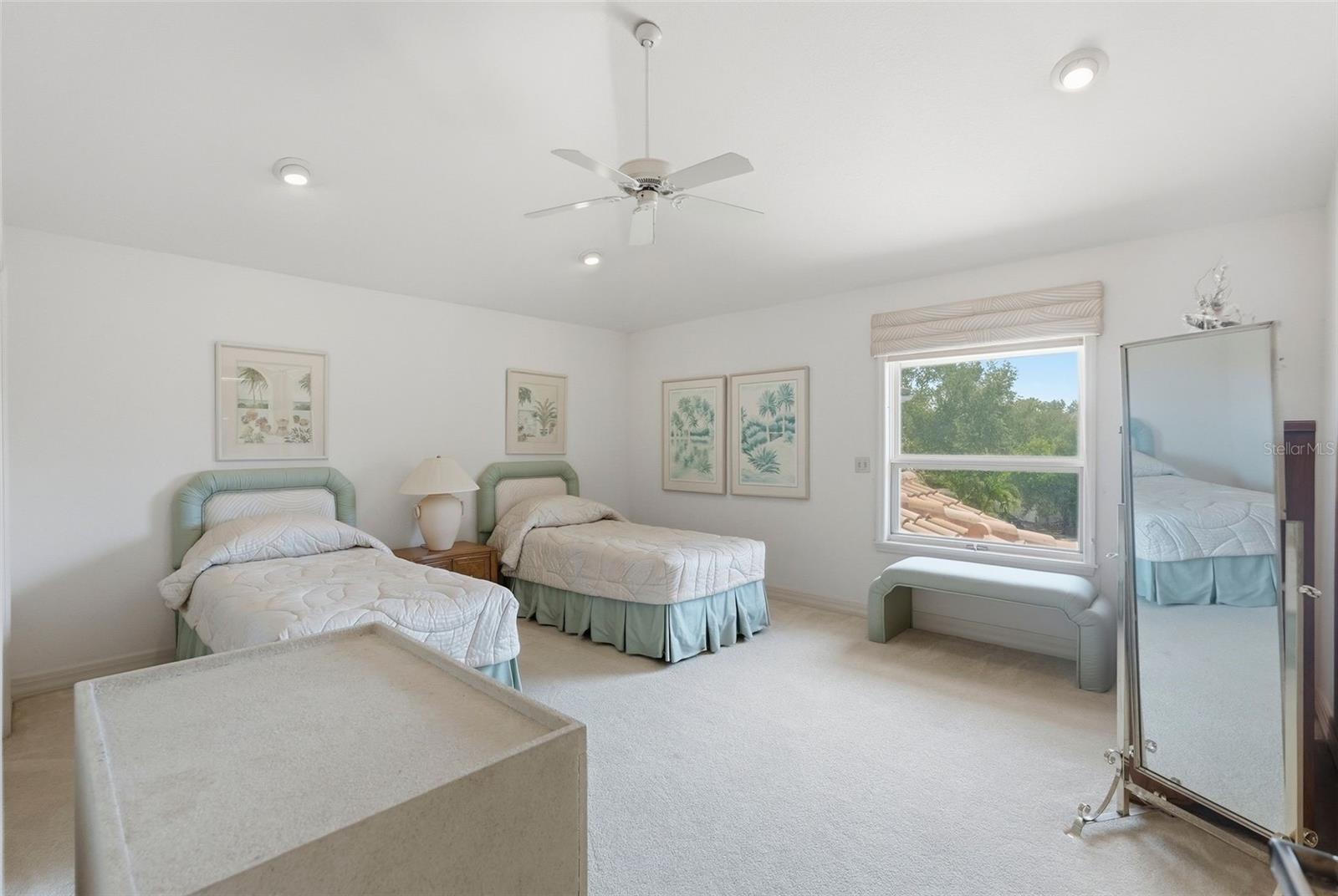 2869 SEABREEZE DR S — photo 35
