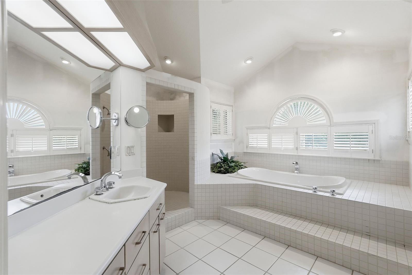2869 SEABREEZE DR S — photo 26