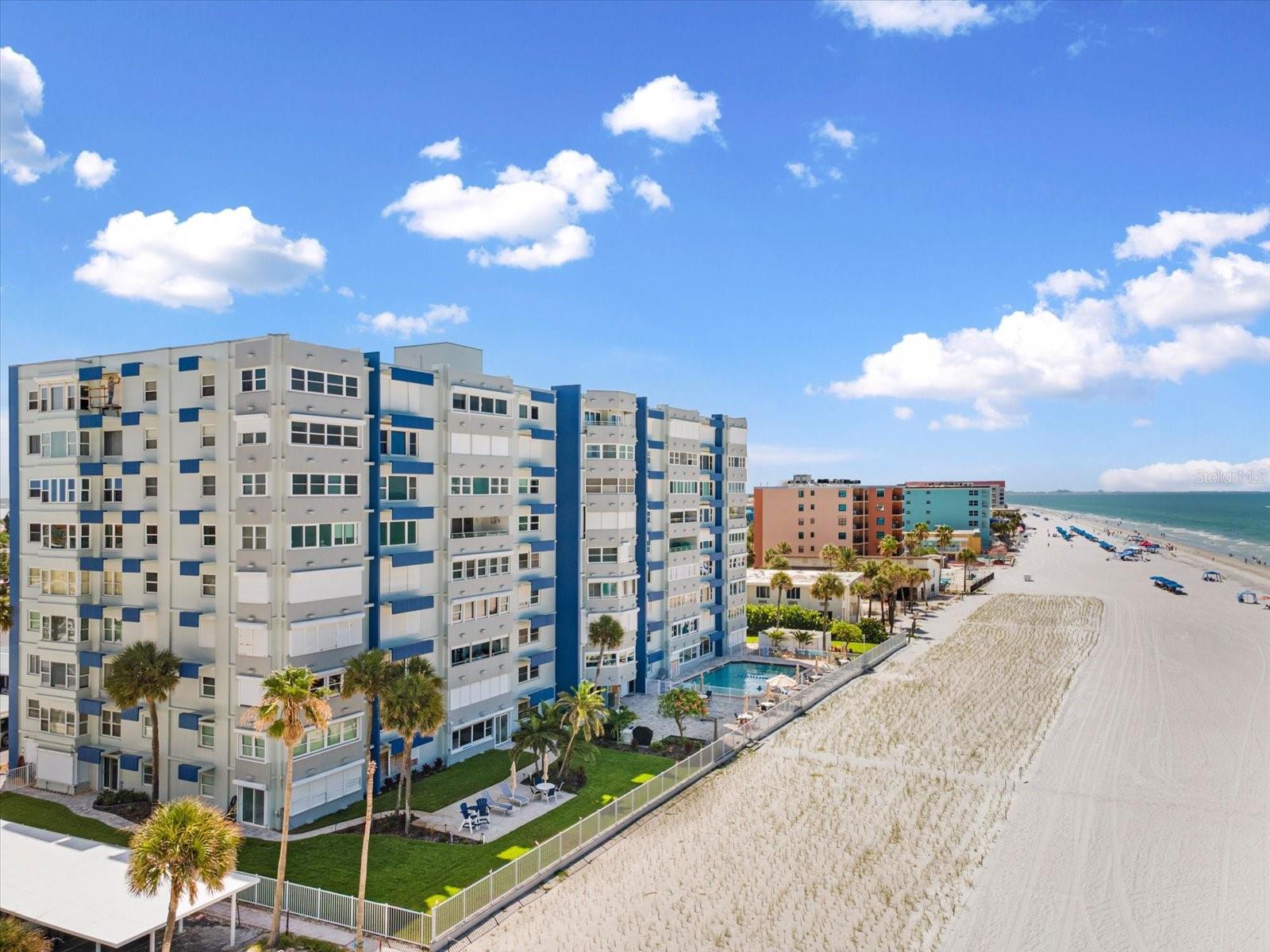 17400 GULF BLVD #J7 — photo 36
