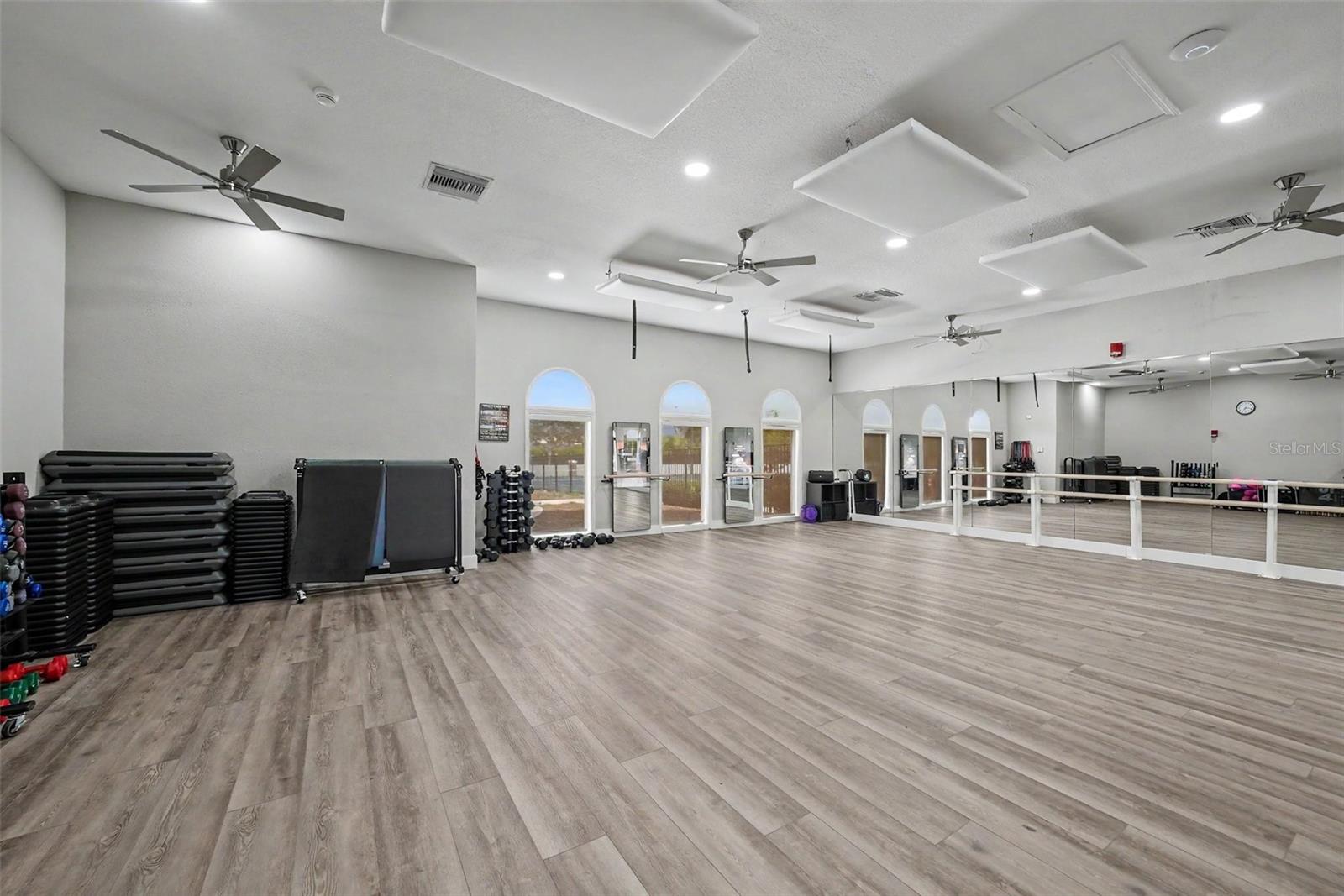 6112 CEZANNE AVE — photo 38