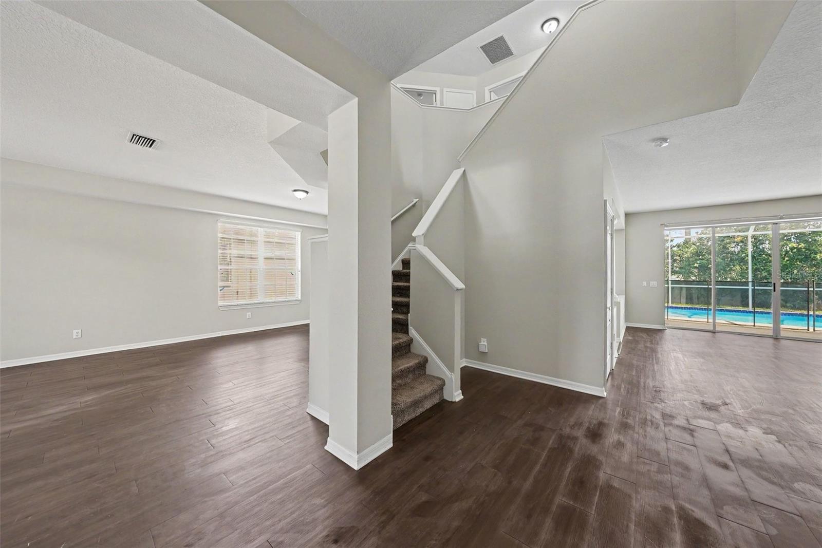 6112 CEZANNE AVE — photo 8