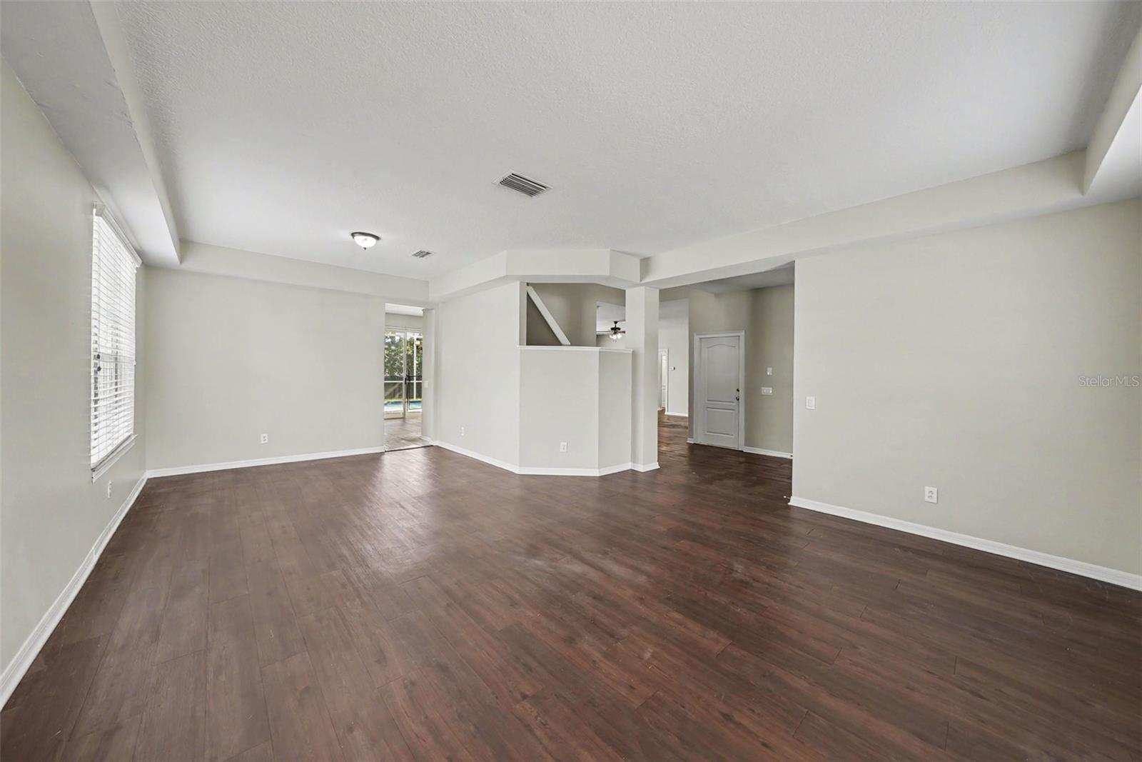 6112 CEZANNE AVE — photo 7