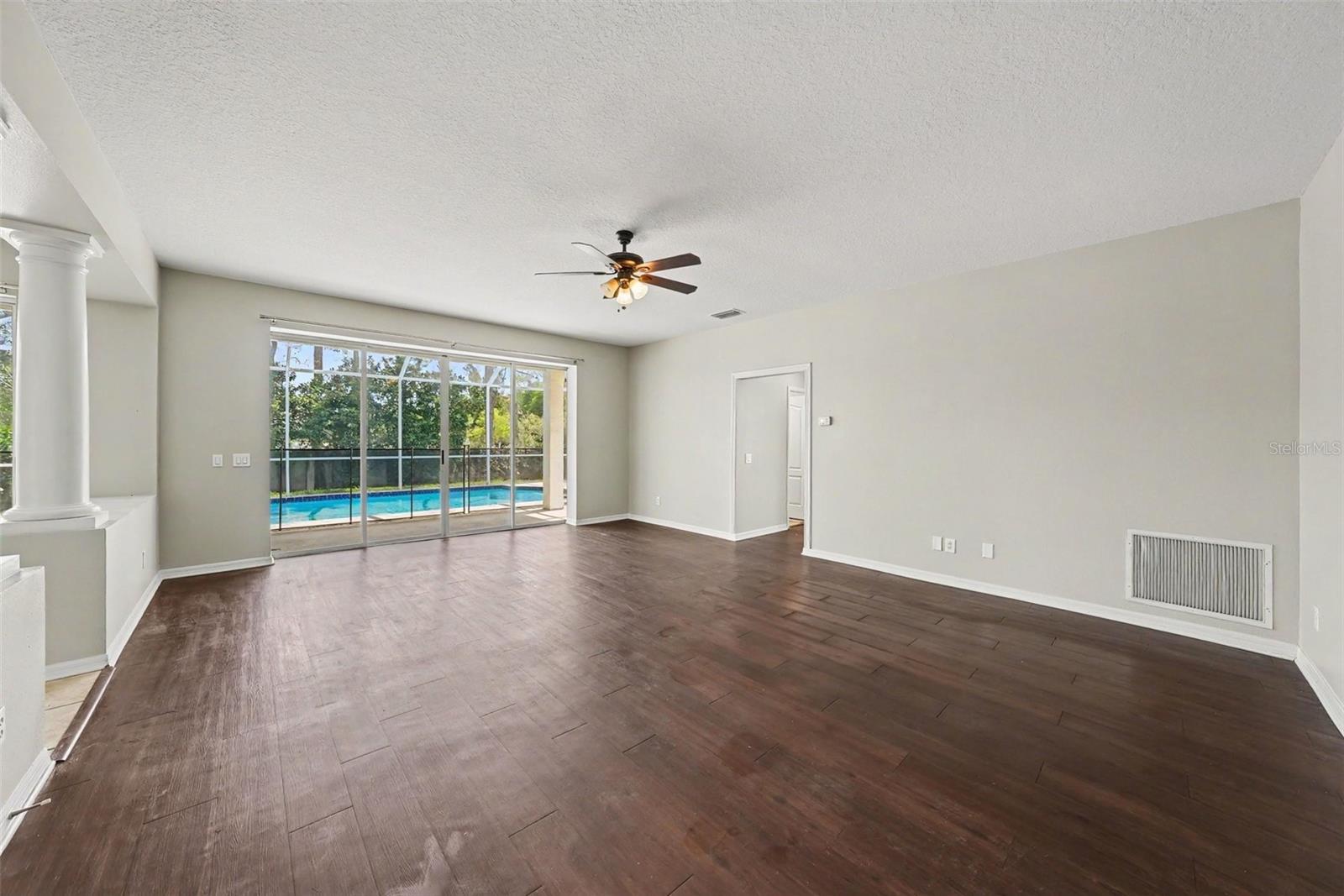 6112 CEZANNE AVE — photo 11