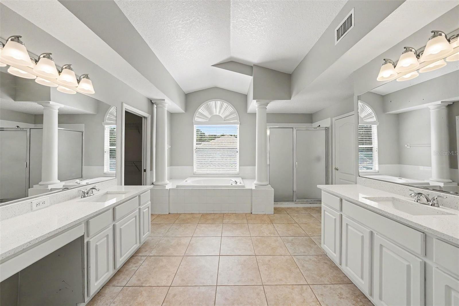 6112 CEZANNE AVE — photo 20