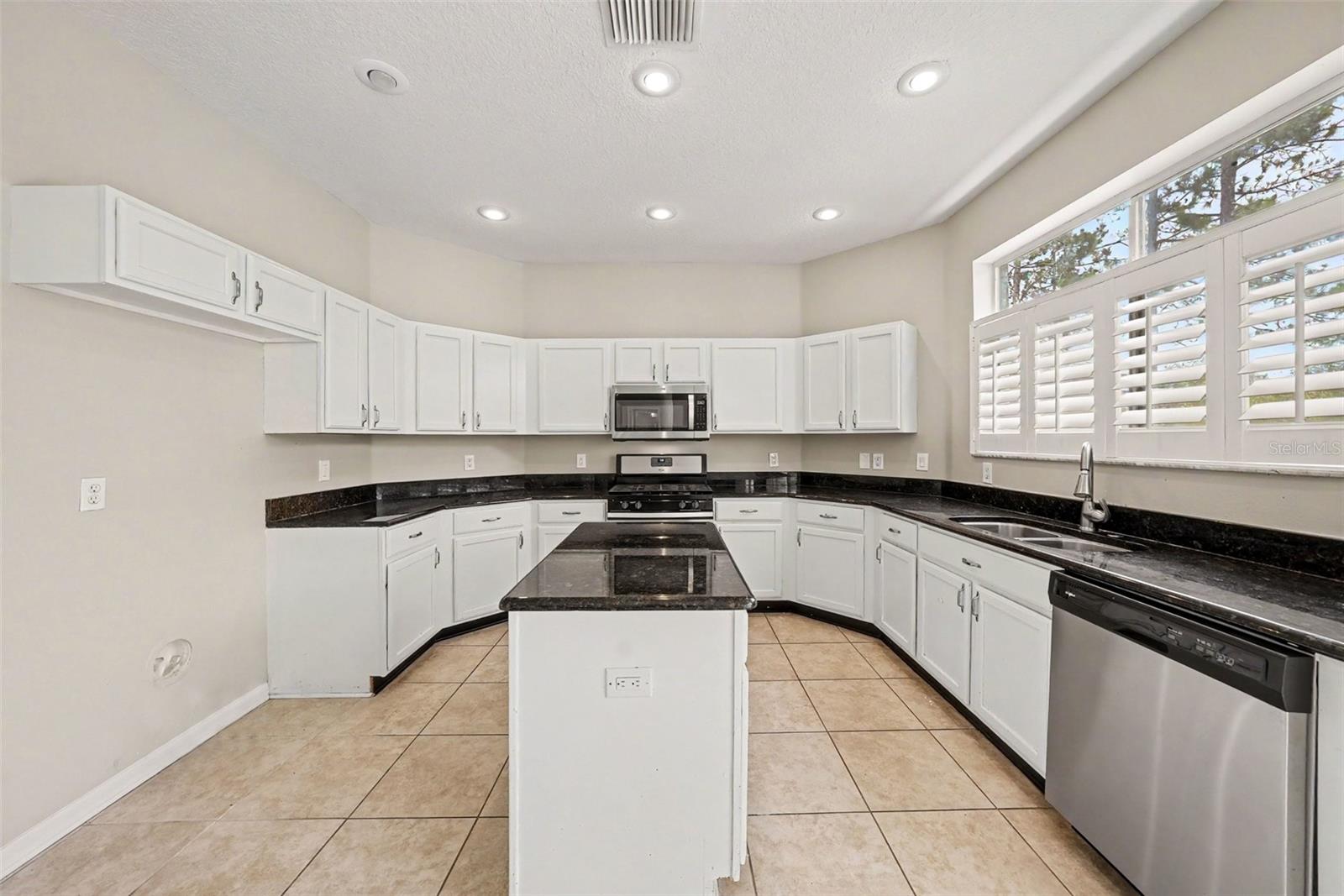 6112 CEZANNE AVE — photo 14