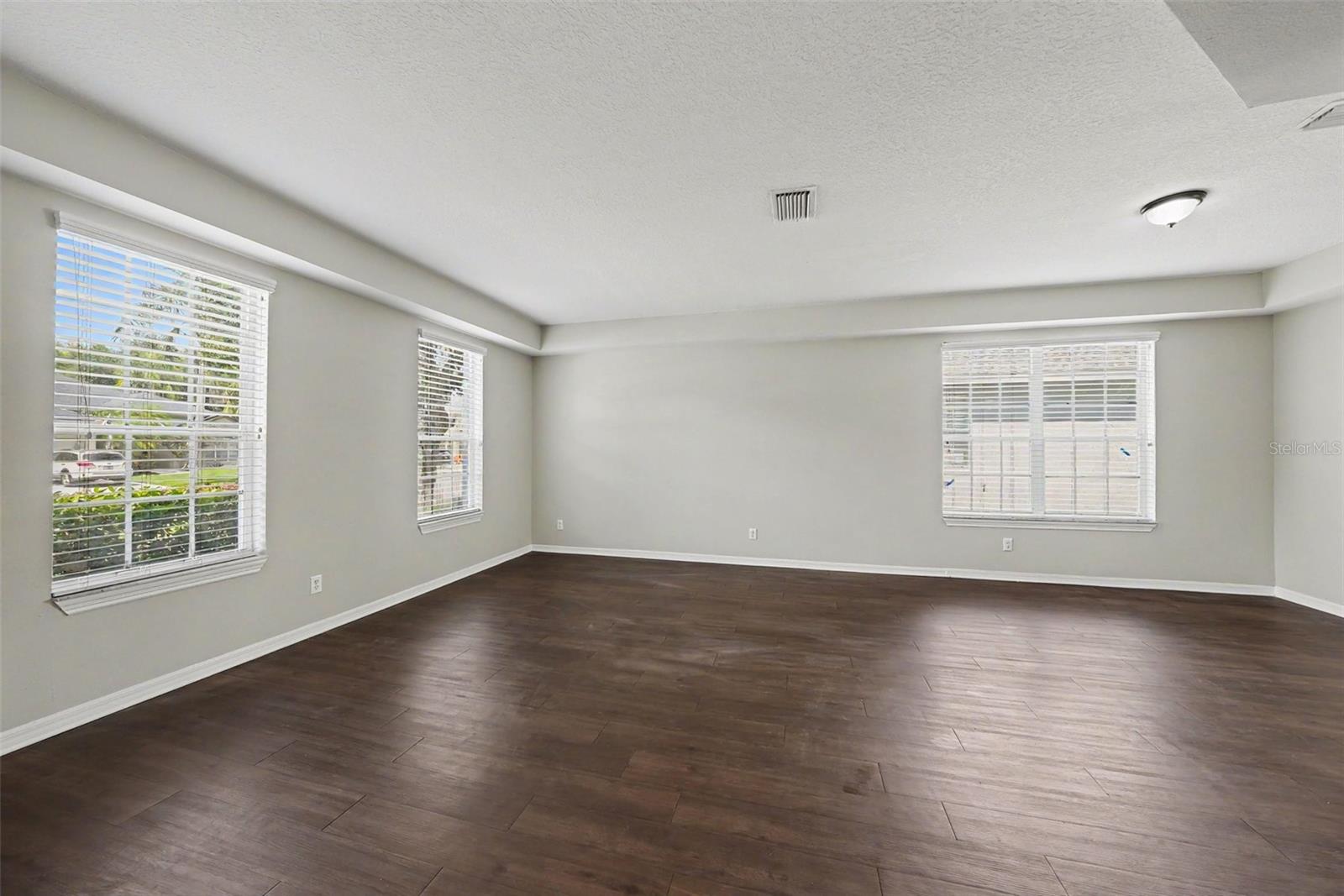 6112 CEZANNE AVE — photo 6