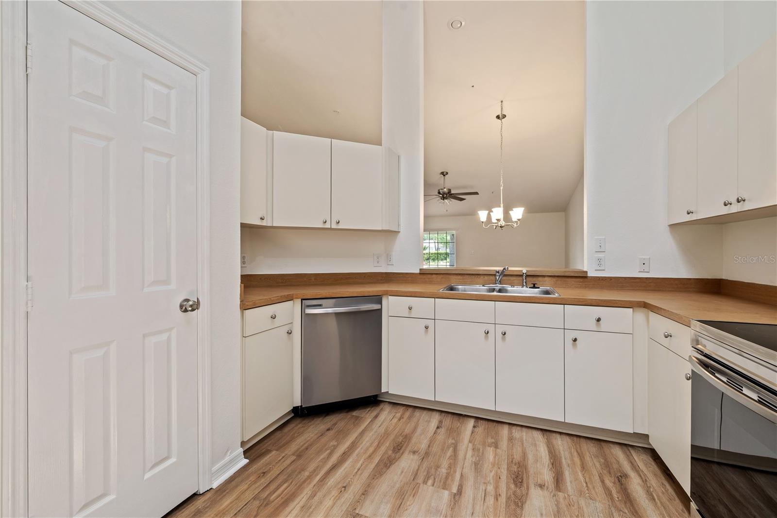 8407 TERRACE MEADOWS CT #N/A — photo 12
