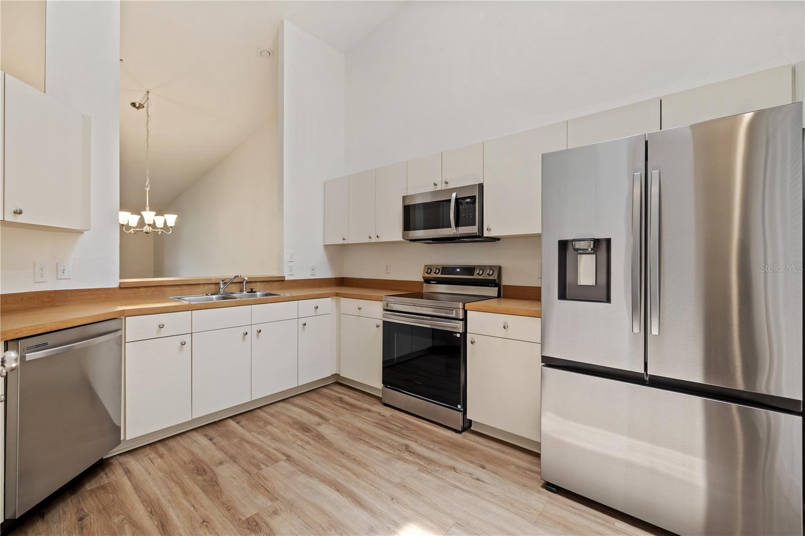 8407 TERRACE MEADOWS CT #N/A — photo 11