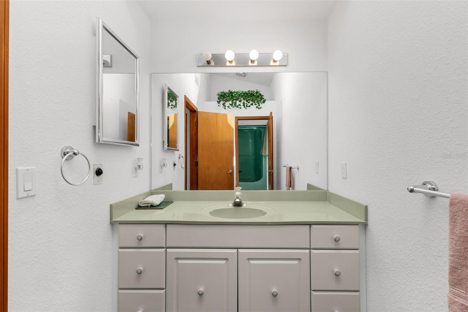 6068 TIDWELL ST — photo 16