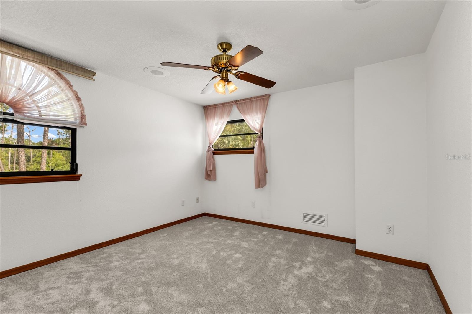 6068 TIDWELL ST — photo 15