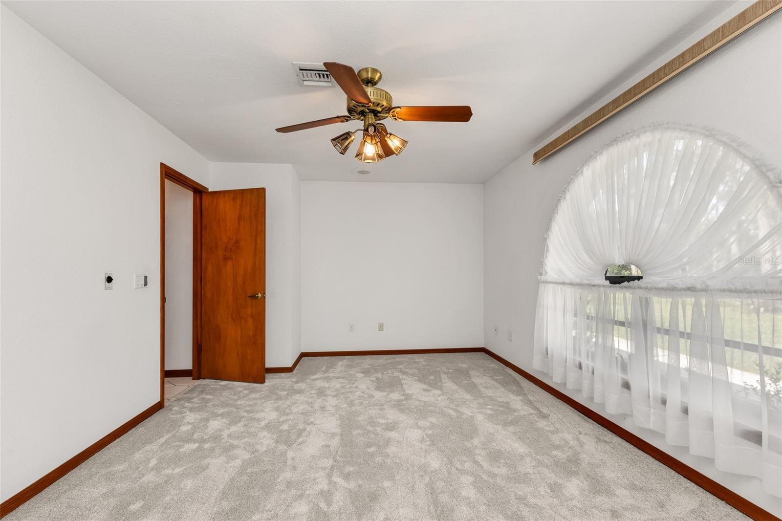 6068 TIDWELL ST — photo 31
