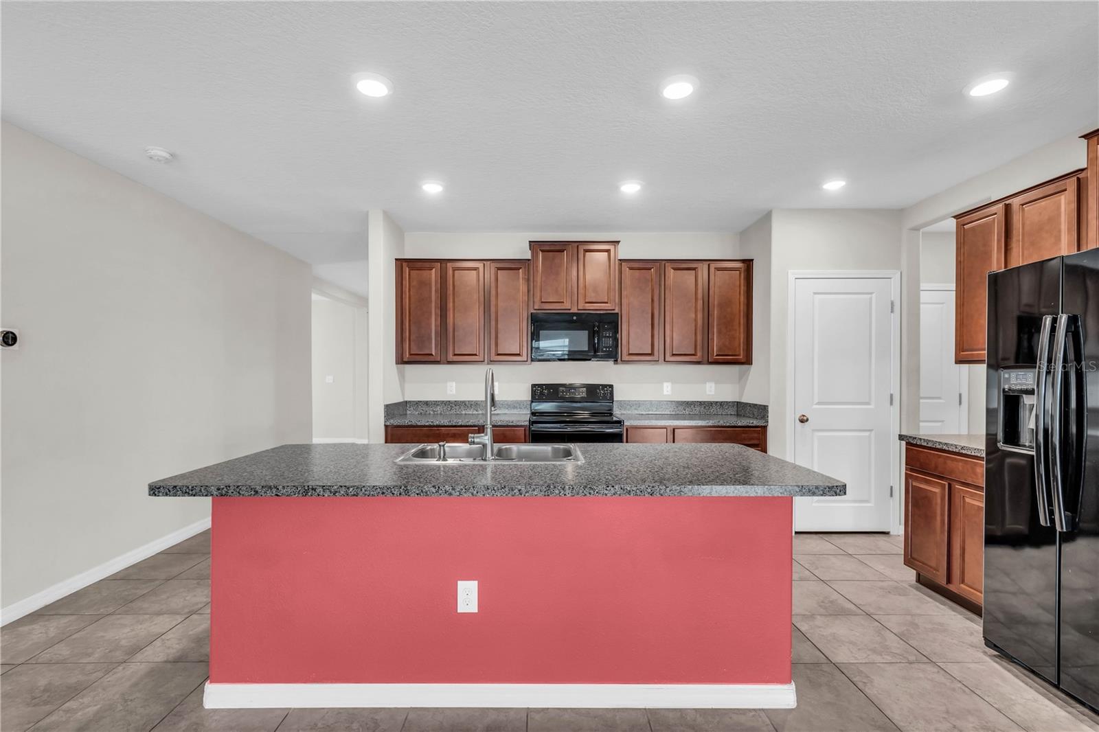 1739 BROAD WINGED HAWK DR — photo 27