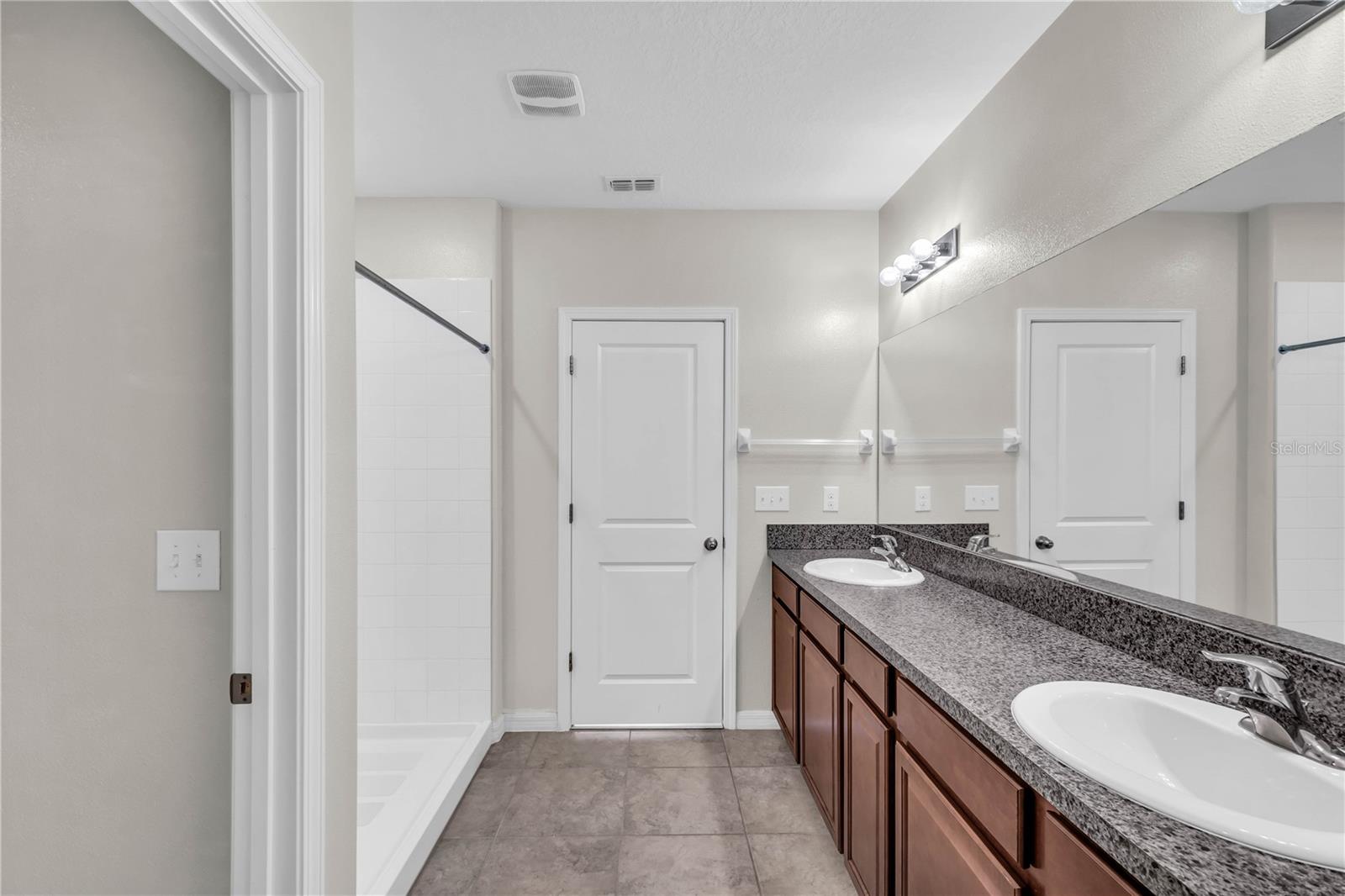 1739 BROAD WINGED HAWK DR — photo 24