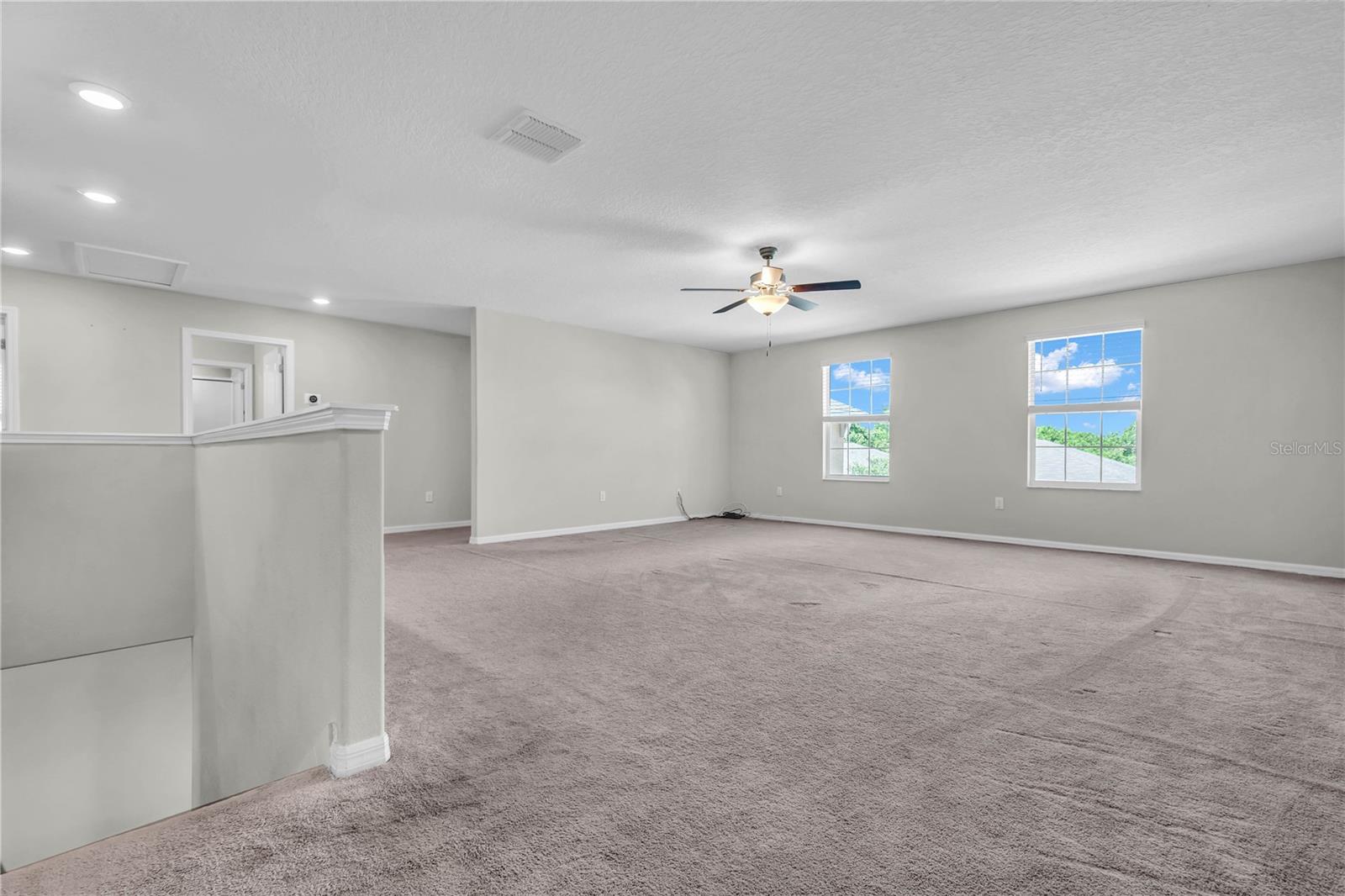1739 BROAD WINGED HAWK DR — photo 40