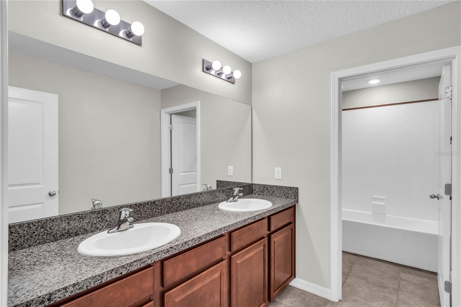 1739 BROAD WINGED HAWK DR — photo 59