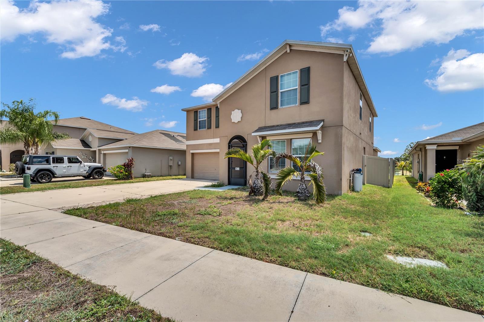 1739 BROAD WINGED HAWK DR — photo 3