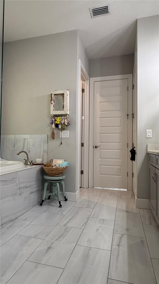 6412 GRENADA ISLAND AVE — photo 54