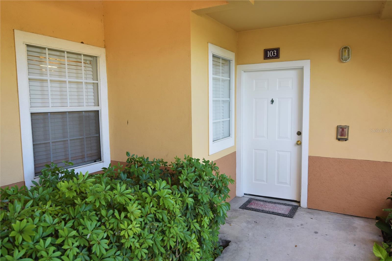 Home in SARASOTA — photo 2