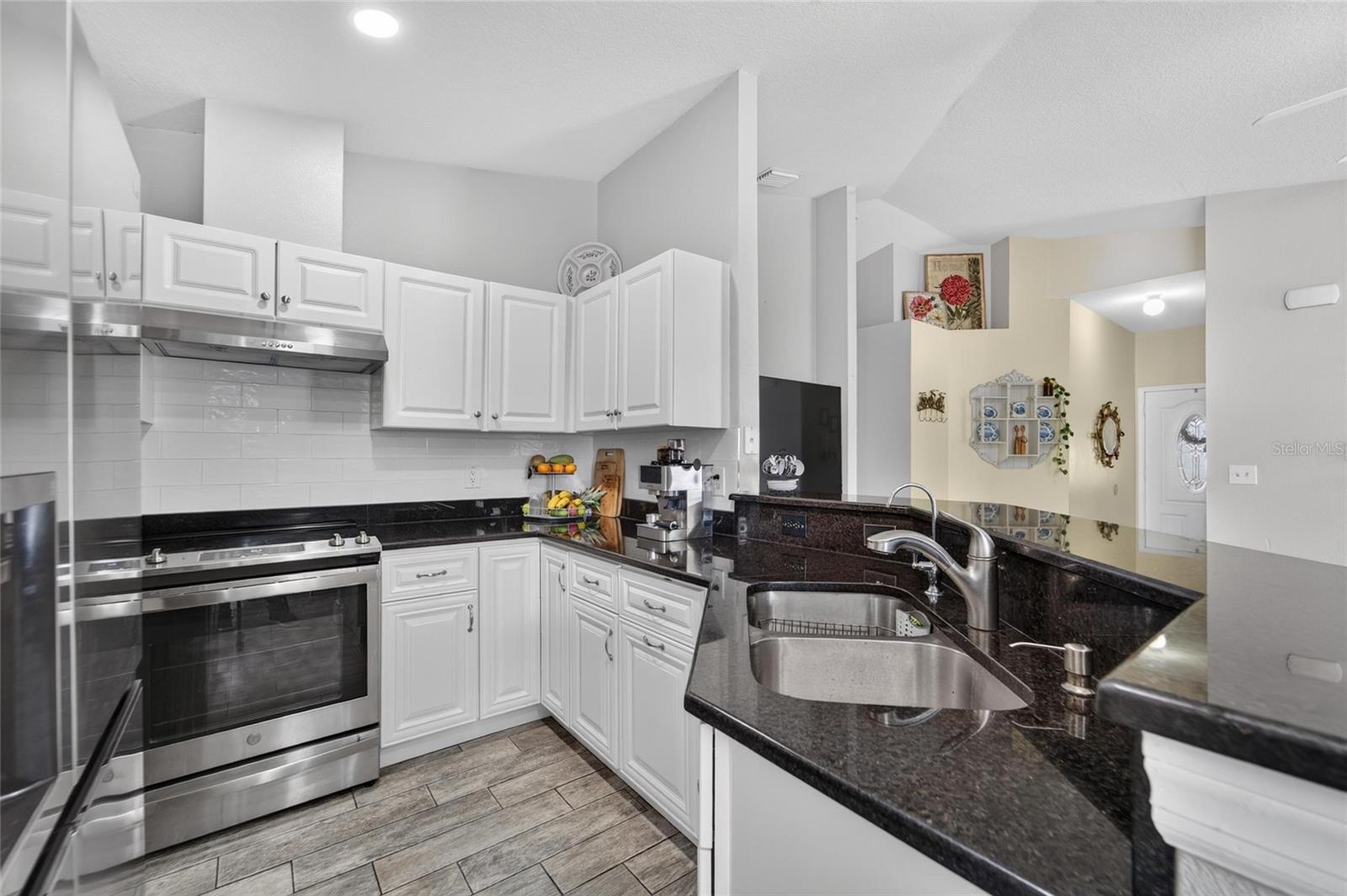 15428 FLORIDA BREEZE LOOP — photo 9
