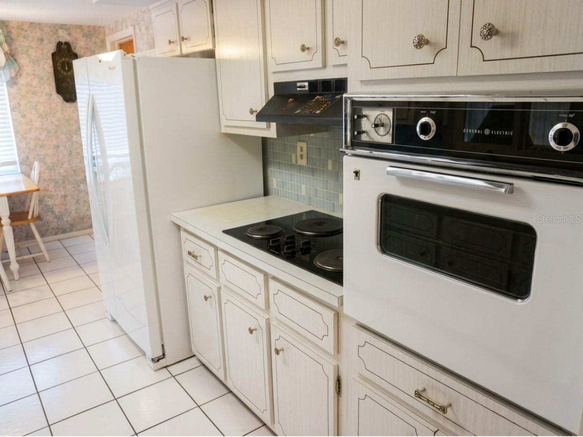 1248 ERMINE DR — photo 13