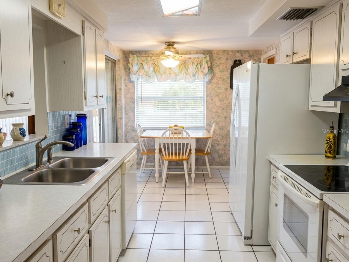 1248 ERMINE DR — photo 11