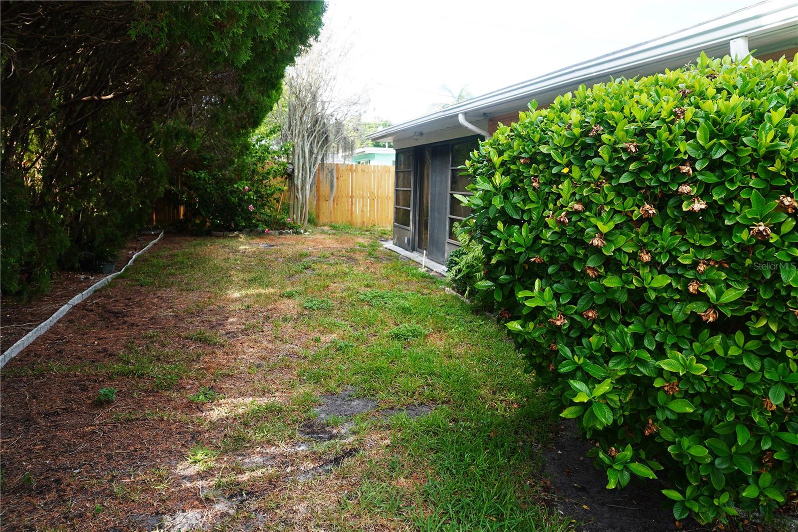 1248 ERMINE DR — photo 23