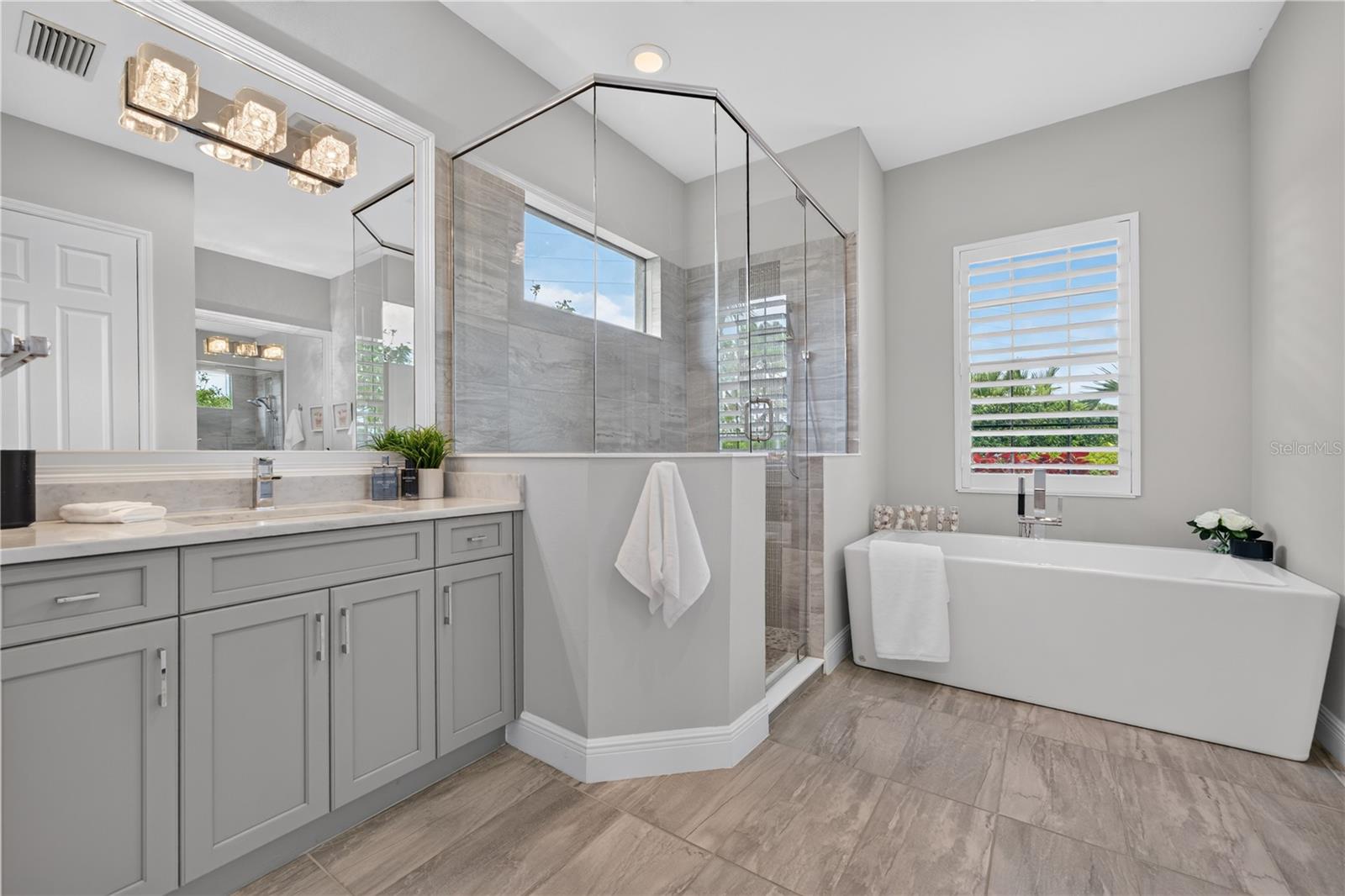 8276 LARKSPUR CIR — photo 12